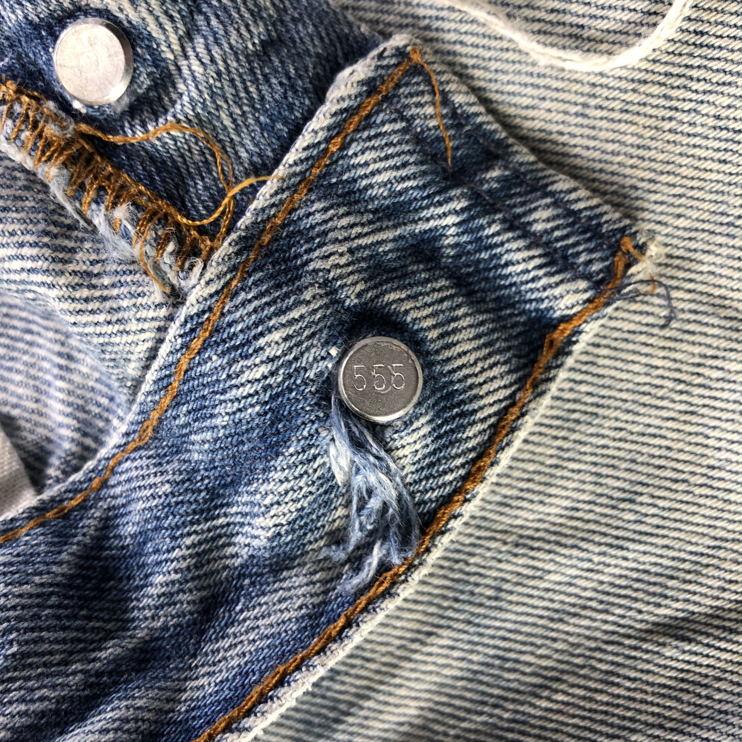 Levi's 90s Vintage Light Wash Levis 501 Jeans-J4537 Size US 26 / EU 42 - 8 Thumbnail