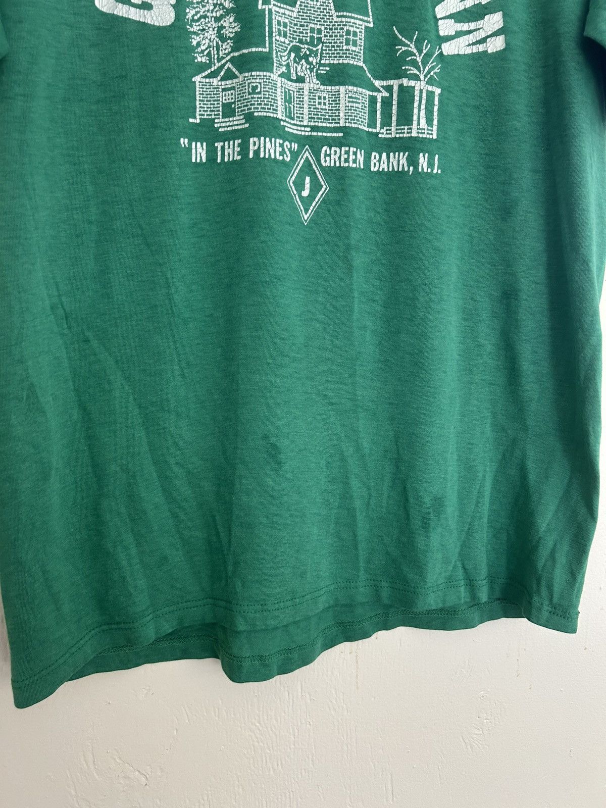 Vintage Vintage 80s Green Bank Inn Green Graphic T-shirt Size US M / EU 48-50 / 2 - 5 Thumbnail