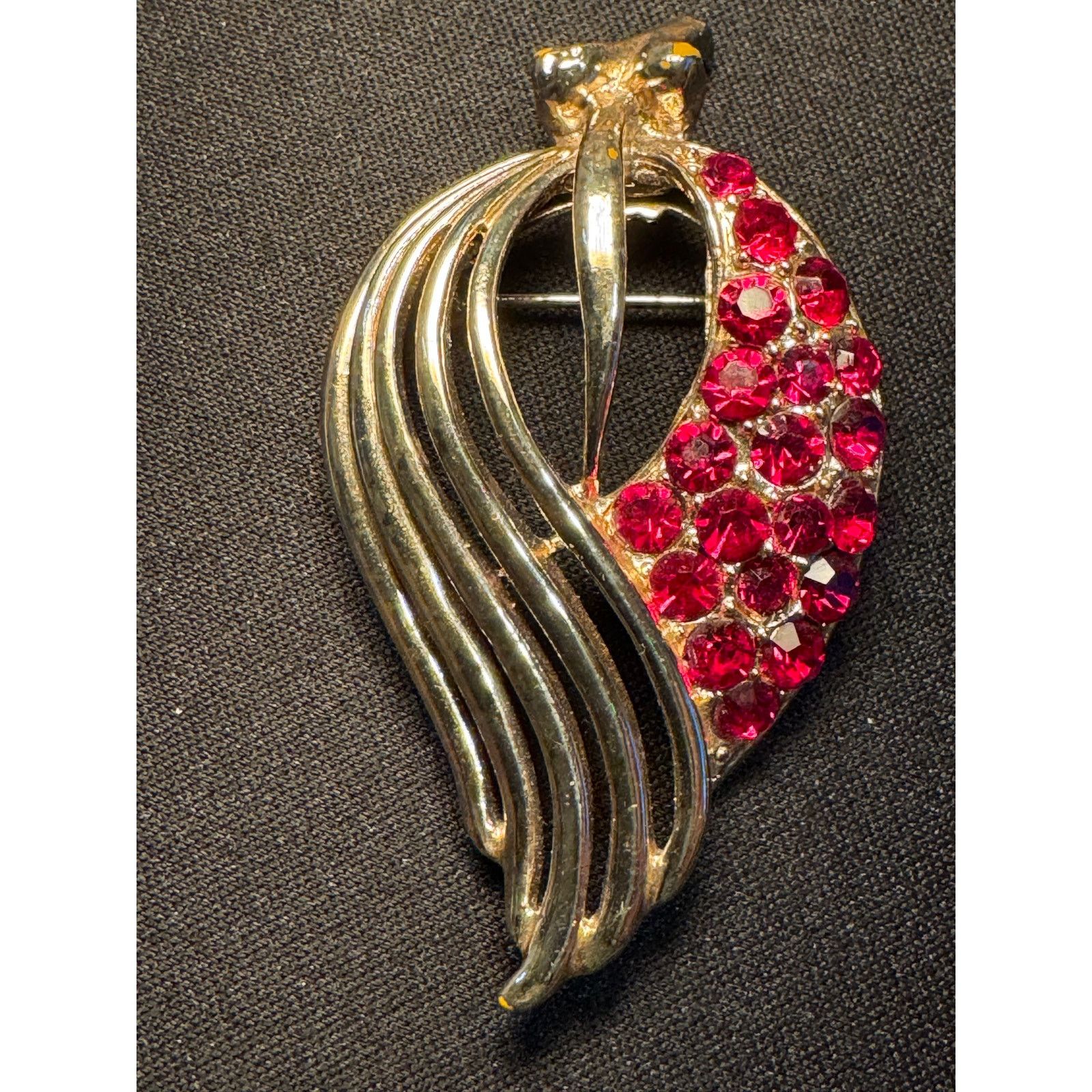 Other Beautiful Vintage Coro Red Rhinestone Brooch Size ONE SIZE - 2 Thumbnail