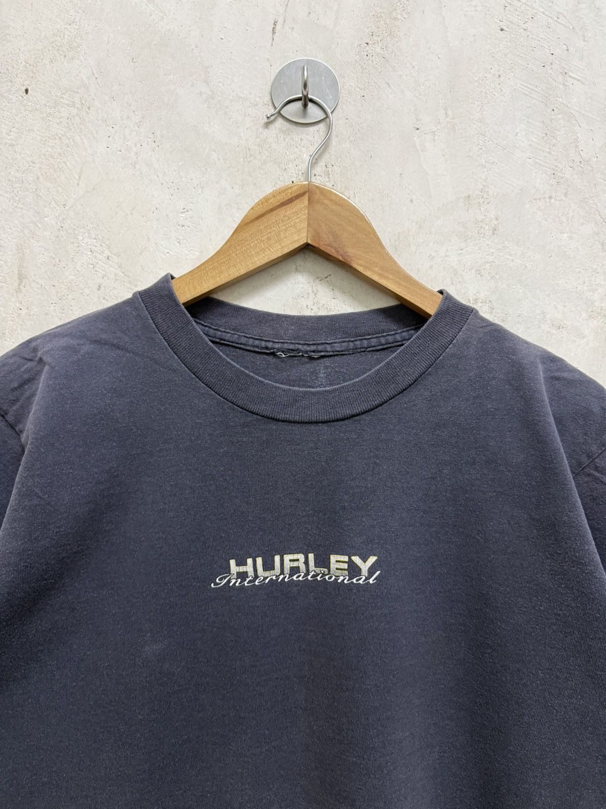 Hurley 2000s Faded Hurley Surf Hawaiian Tshirt Size US M / EU 48-50 / 2 - 4 Thumbnail