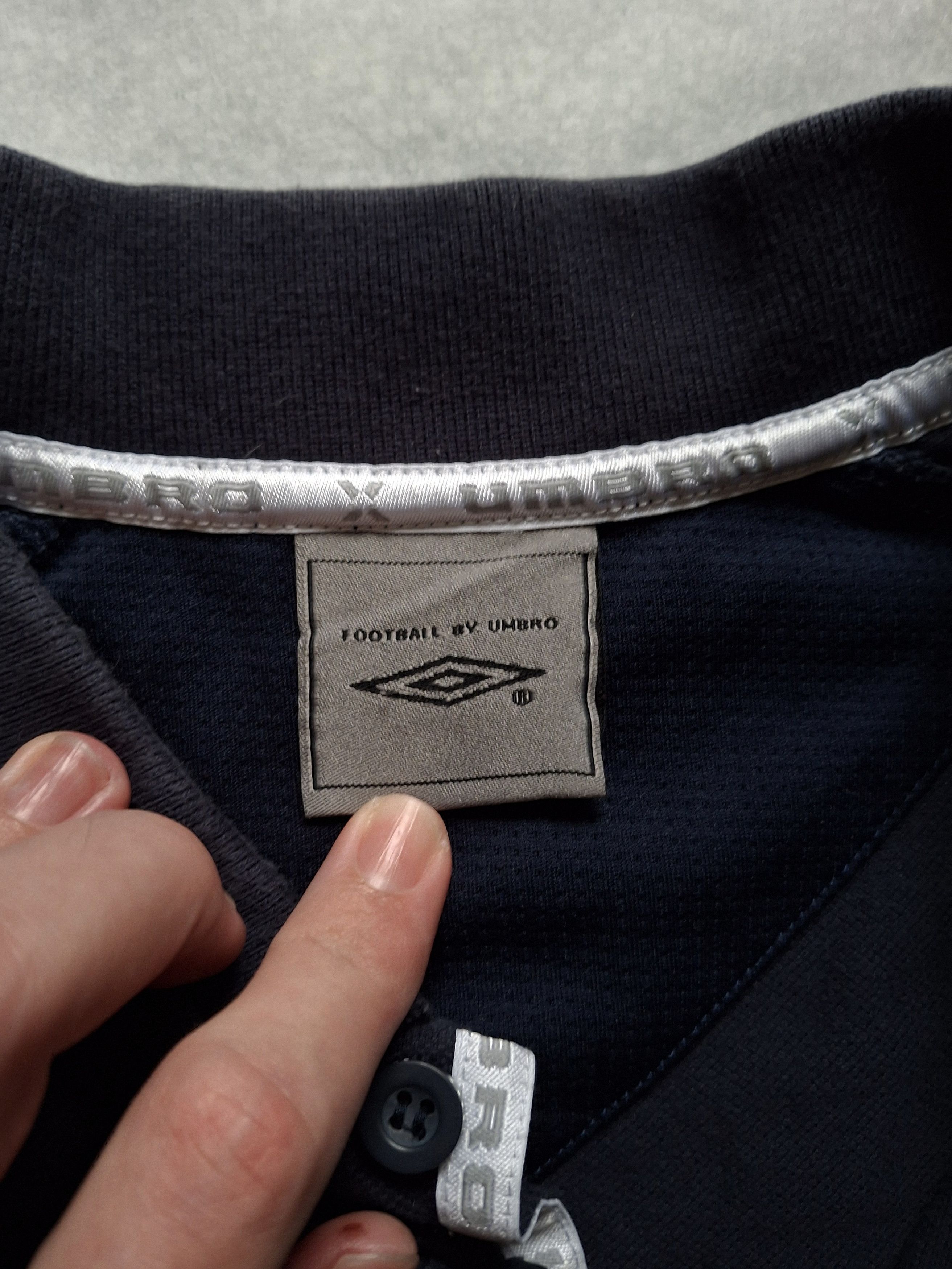 Umbro × Vintage WEST HAM UMBRO 08/09 FOOTBALL VINTAGE POLO SIZE (L) Size US L / EU 52-54 / 3 - 2 Thumbnail
