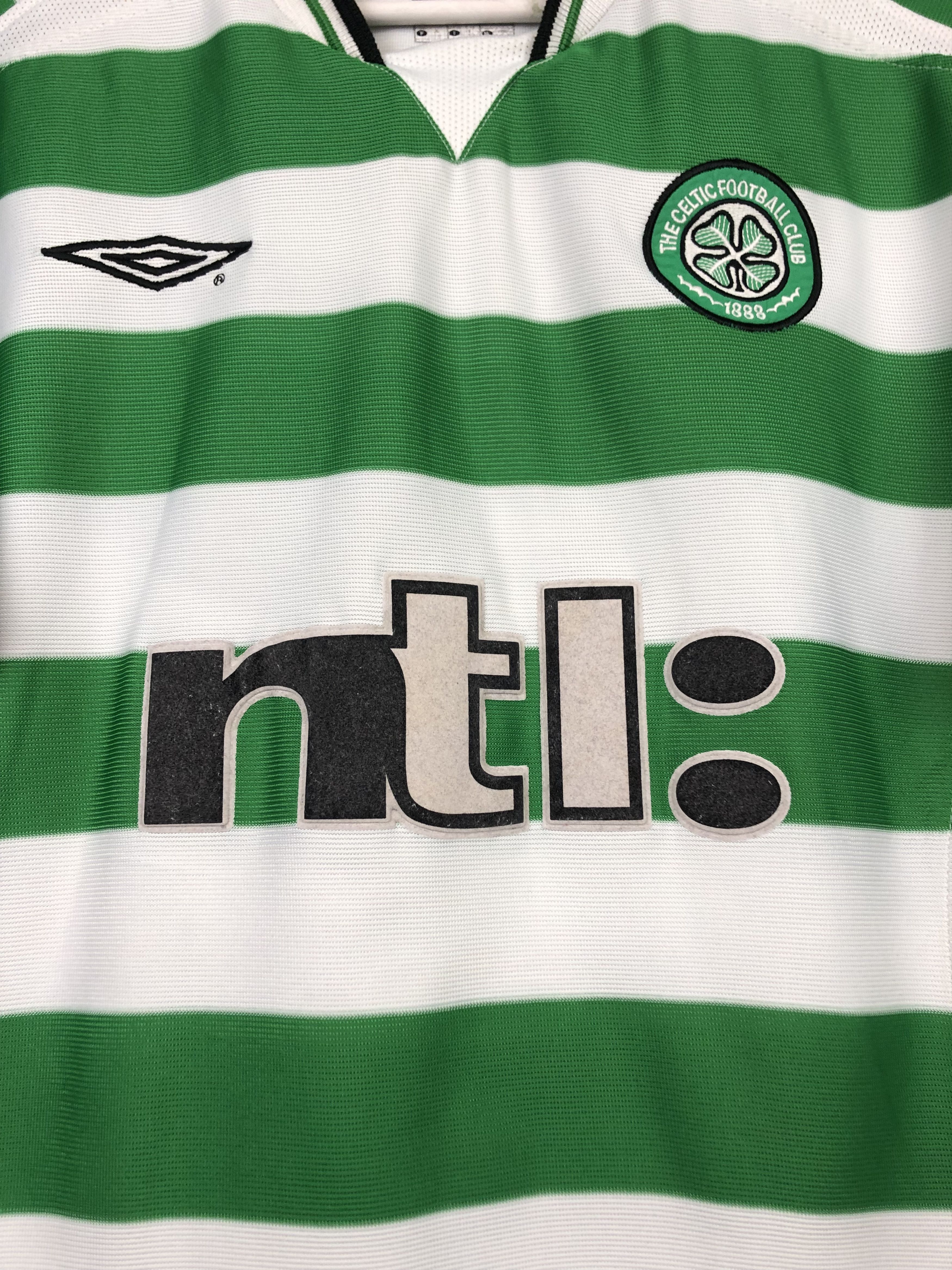 Vintage Celtic Home football shirt 2001 Soccer Umbro Jersey Trikot Size US S / EU 44-46 / 1 - 3 Thumbnail