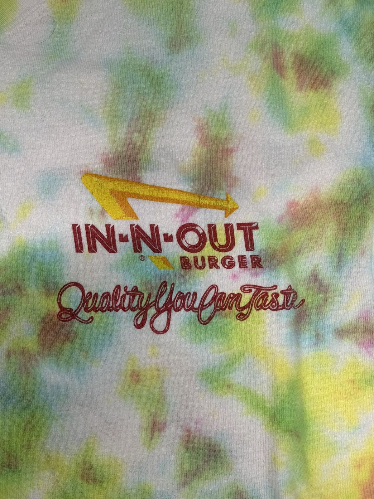 Vintage Crazy Vintage Y2K Essential In n Out Graphic Tee Shirt Size US M / EU 48-50 / 2 - 3 Thumbnail