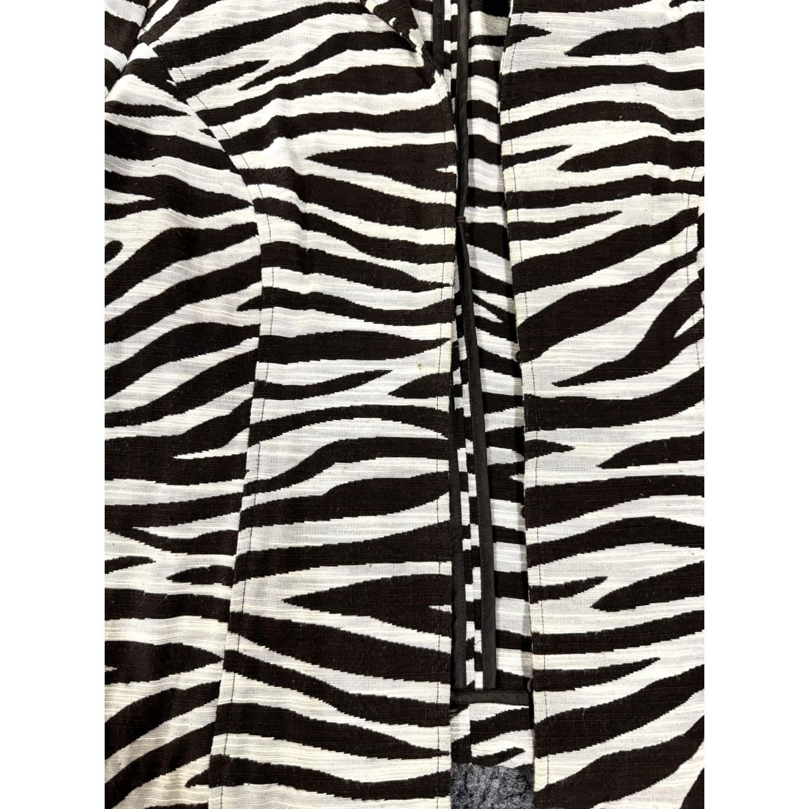 Vintage Chico's Womens Blazer Jacket Zebra Print Full Zip Collared Cotton Black White Size XS / US 0-2 / IT 36-38 - 4 Thumbnail