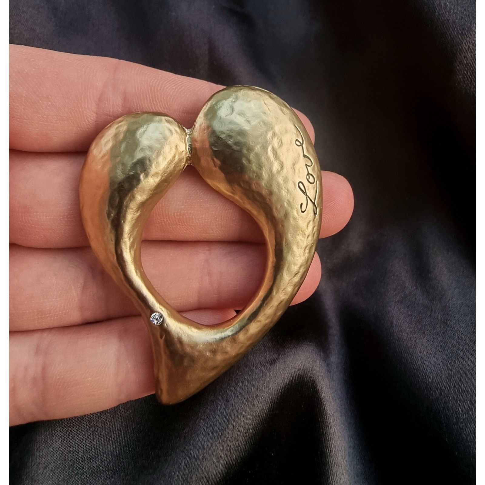 Vintage Heart Love Brooch Pin Gold Toned Puff Style Size ONE SIZE - 5 Thumbnail