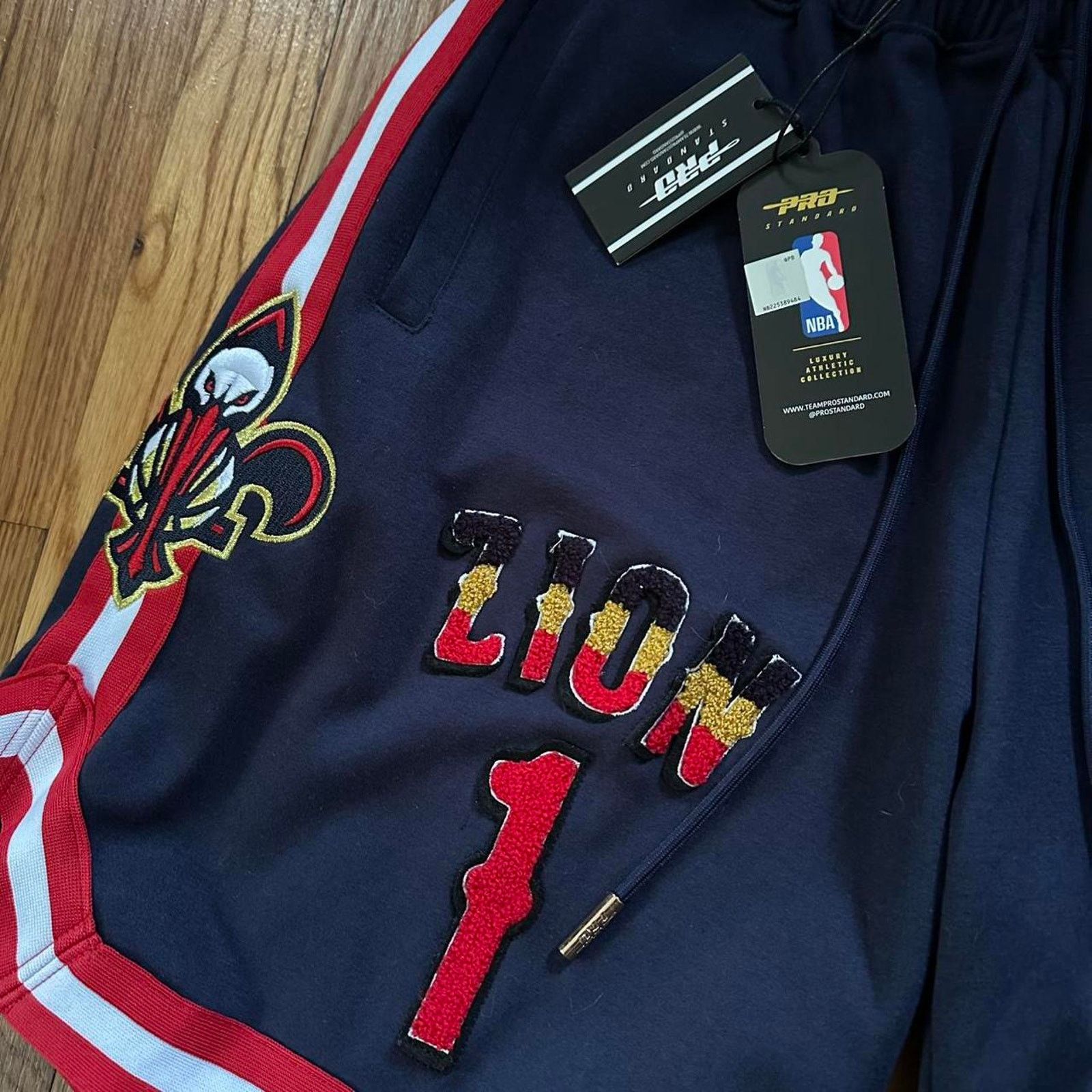 NBA NWT Pro Standard NOLA NBA Zion Pelicans Player Shorts S Size US 26 / EU 42 - 2 Thumbnail