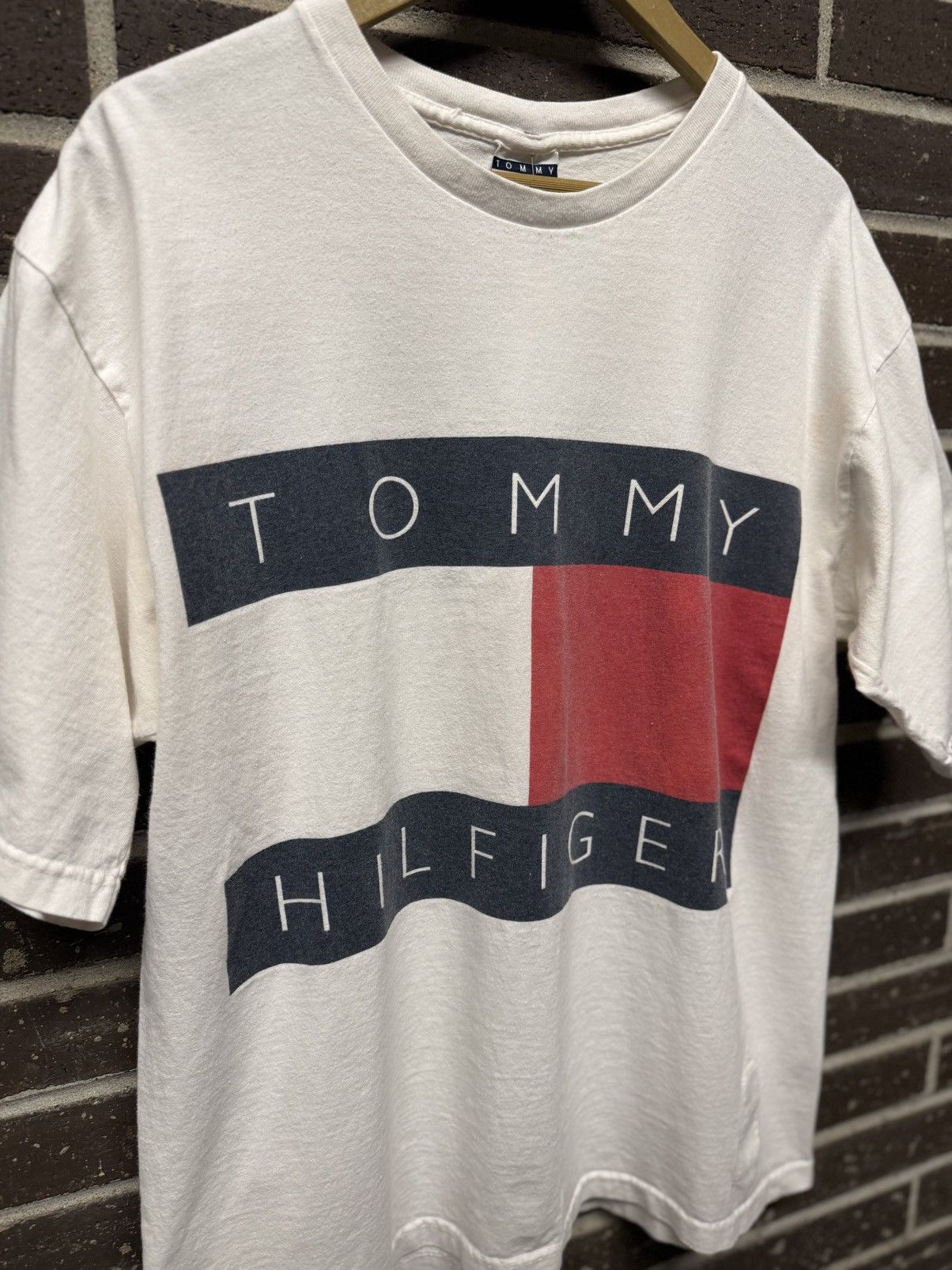 Tommy Hilfiger Thrashed (Y2K) Tommy Hilfiger Tee Size US L / EU 52-54 / 3 - 2 Thumbnail