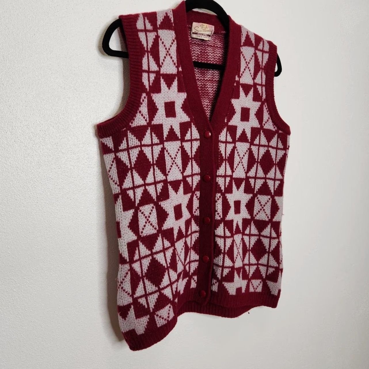 Vintage VINTAGE Wool Snow Mountain Vest Nordic Abstract Art Shirt Sweater M Red Unisex Adults Vest Sweater 70s Classic Size US M / EU 48-50 / 2 - 4 Thumbnail