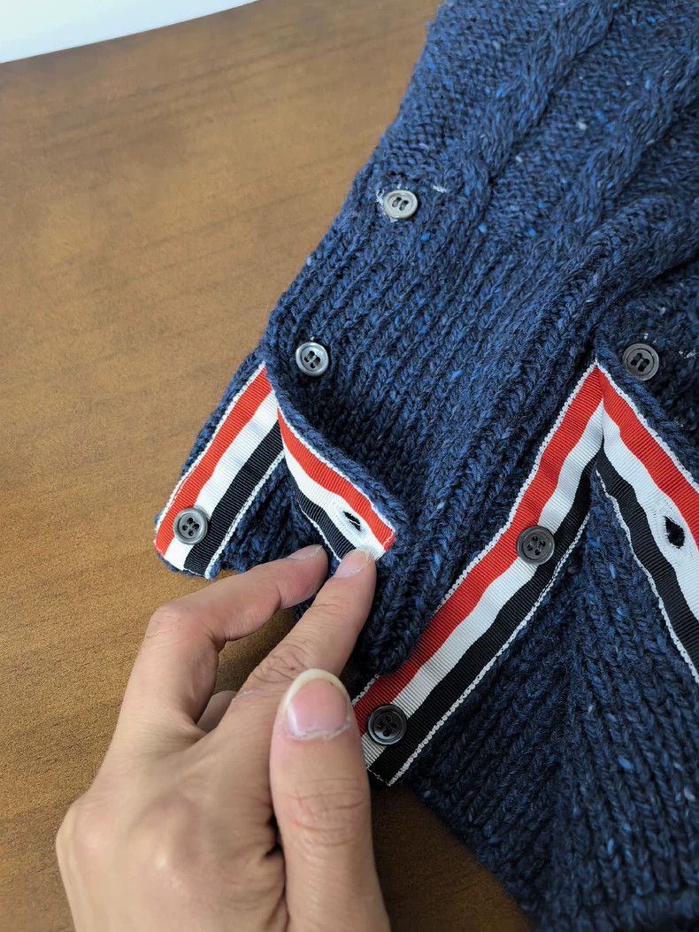 Thom Browne Thom Browne size4 Wool scalloped sweater Size US XL / EU 56 / 4 - 3 Thumbnail