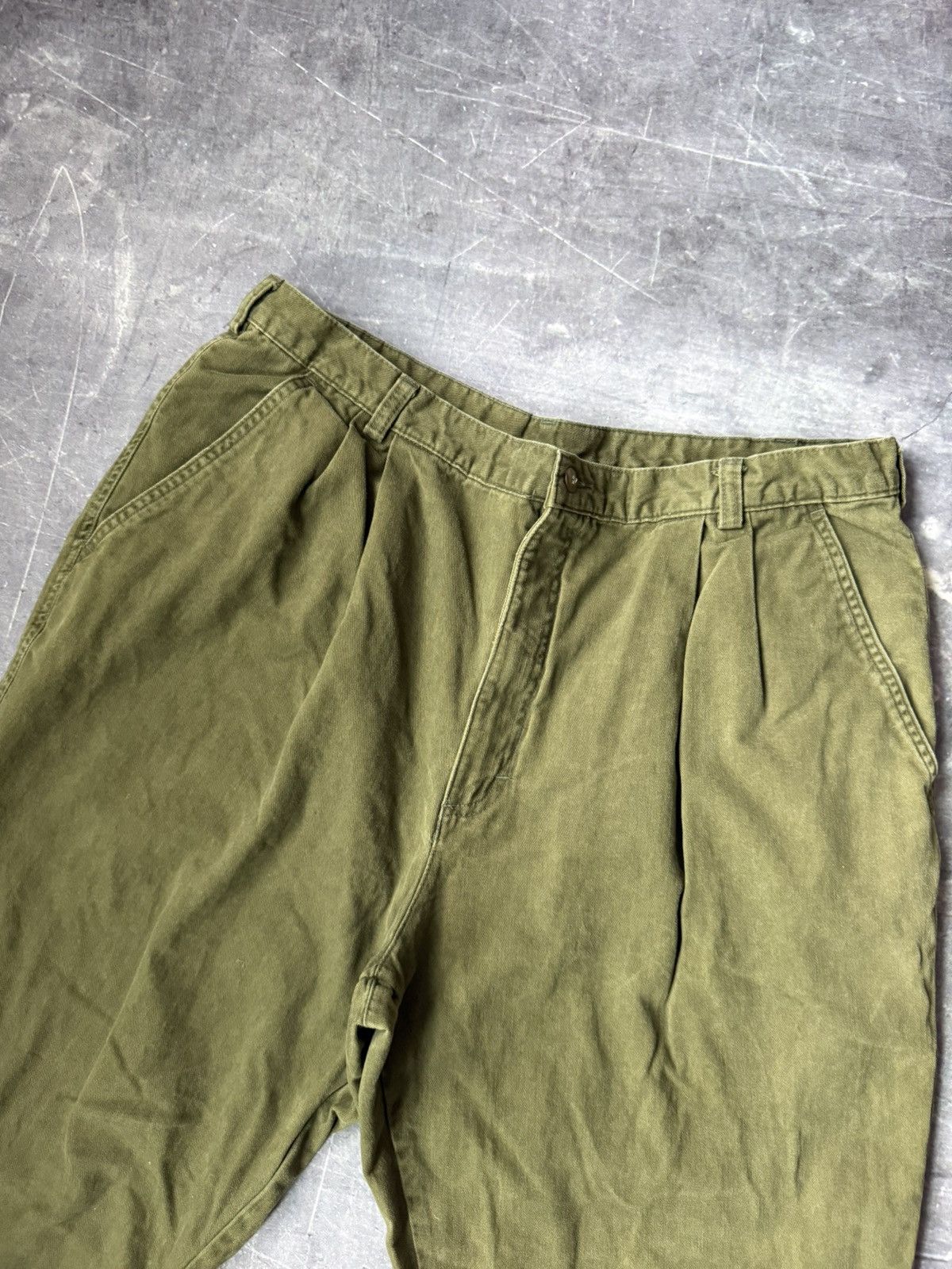 Woolrich Woolen Mills Vintage Woolrich Pleated Pants (40X32) Size US 40 / EU 56 - 2 Thumbnail