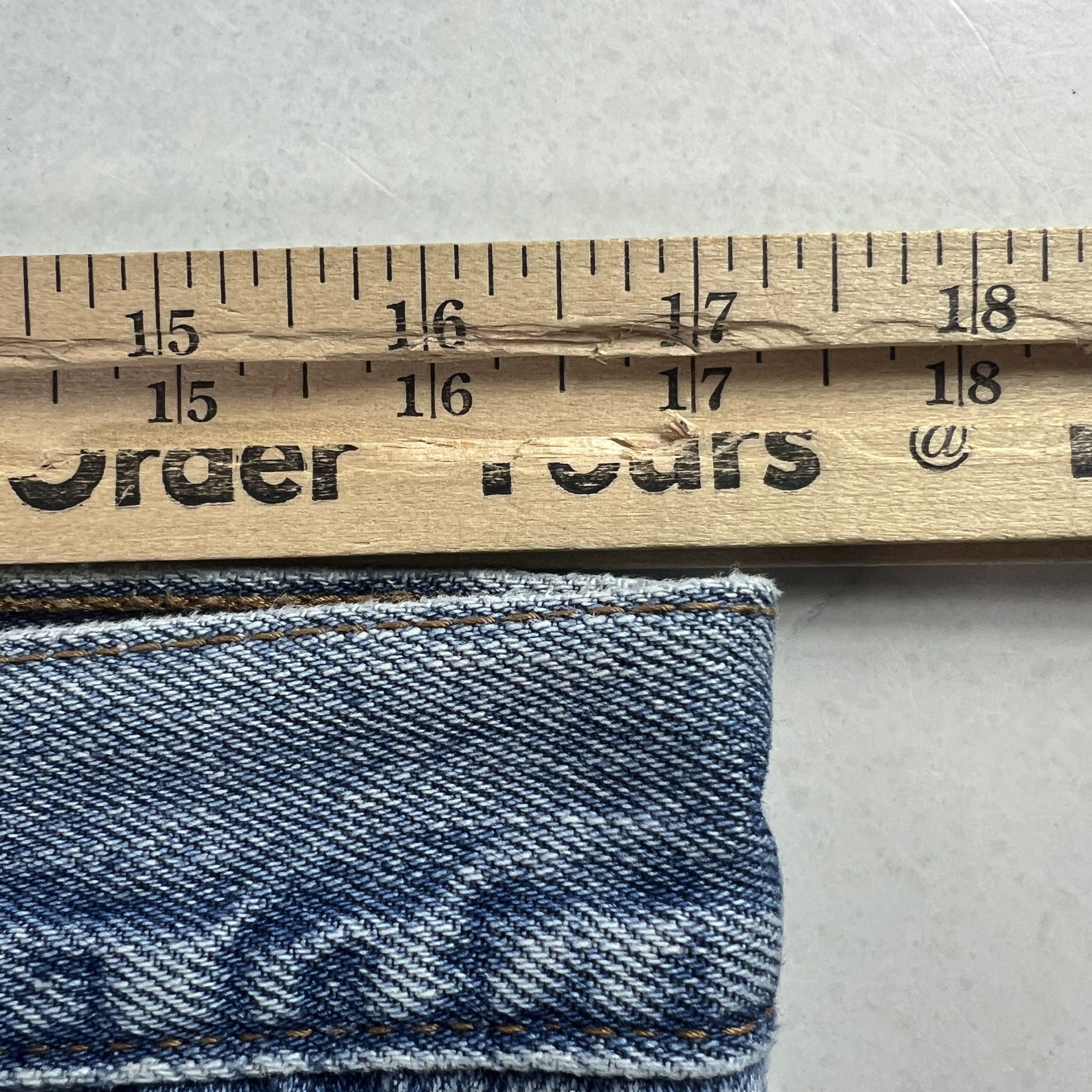 Levi's Y2K Levi's Jeans 560 Comfort Loose Fit Tapered Blue Denim Size US 34 / EU 50 - 23 Thumbnail