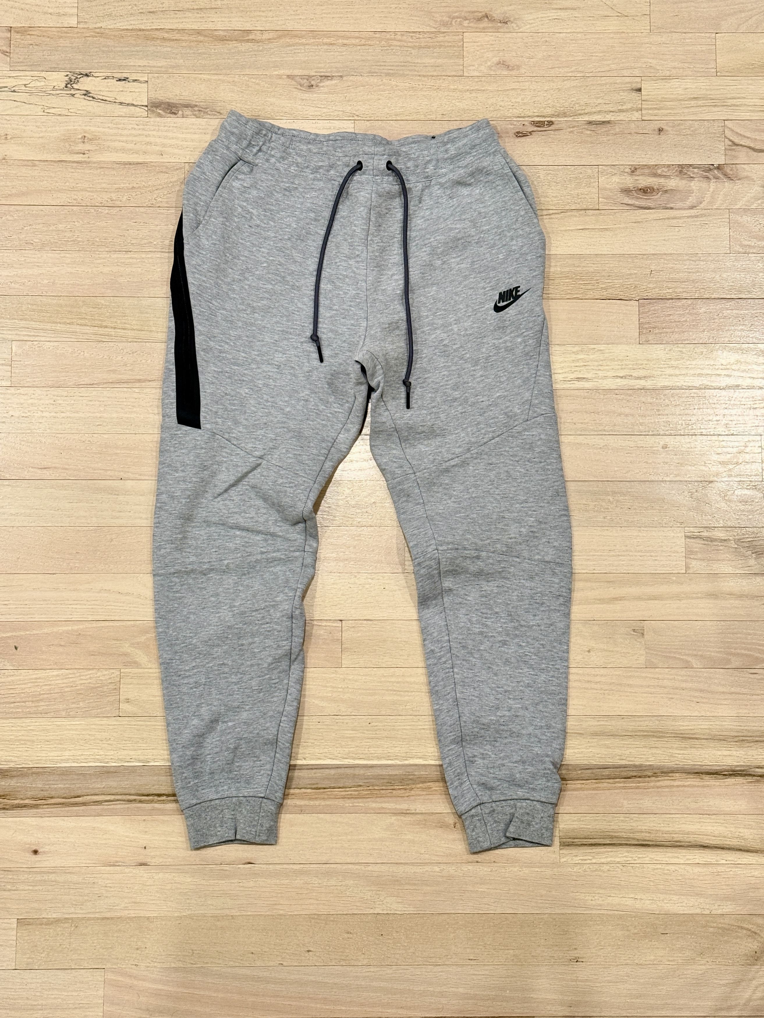Nike Nike Tech Fleece Sweatpant Jogger Size US 30 / EU 46 - 1 Thumbnail