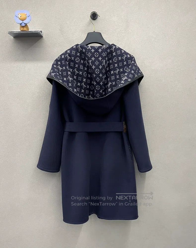 Louis Vuitton Louis Vuitton Navy logo print hooded lace-up waist woolen Size XS / US 0-2 / IT 36-38 - 2 Thumbnail