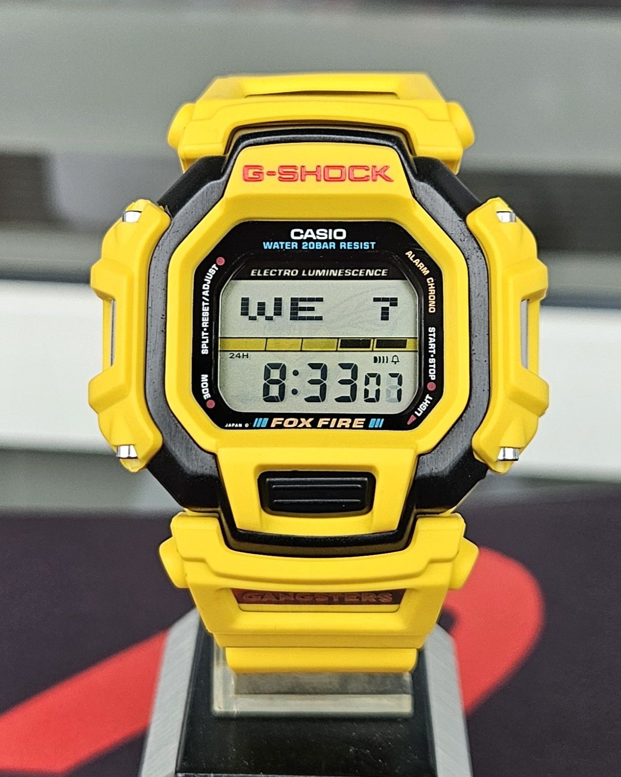 G-shock Gundam DW-8195-1A6 Wing Helmet Bezel Custom Black Vintage Gangsters
