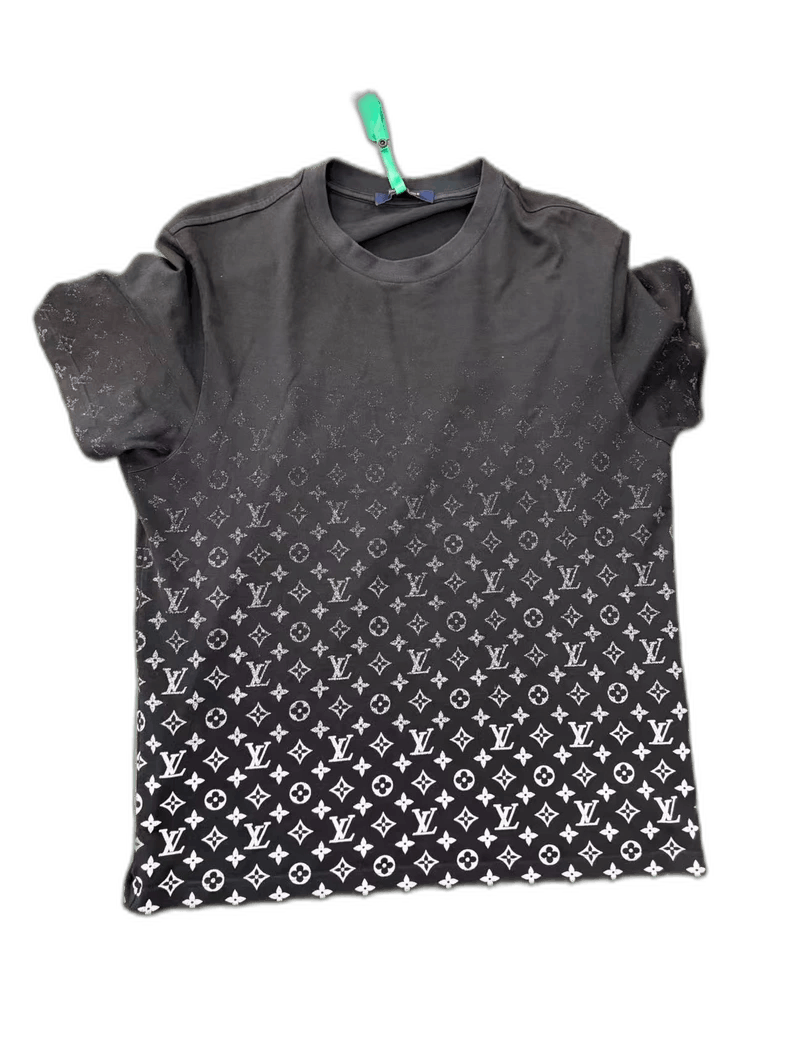 Louis Vuitton Louis Vuitton Gradient Logo Short Sleeve Shirt Size US L / EU 52-54 / 3 - 1 Thumbnail