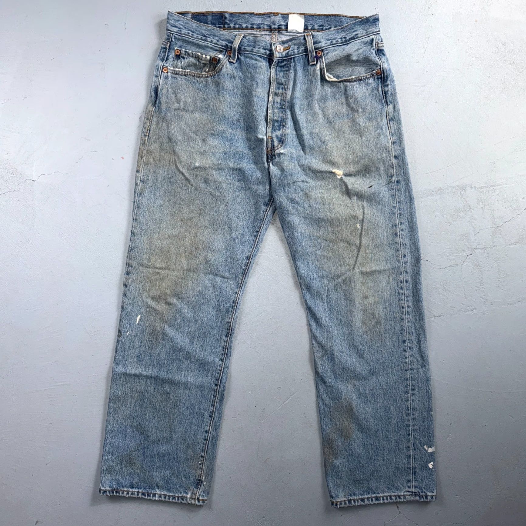 Levi's VINTAGE Levi's 501 Jeans Straight 36x30 Blue Light Wash 90s Mens Denim 5-Pocket Regular Regular Fit Button Closure Size US 36 / EU 52 - 2 Thumbnail
