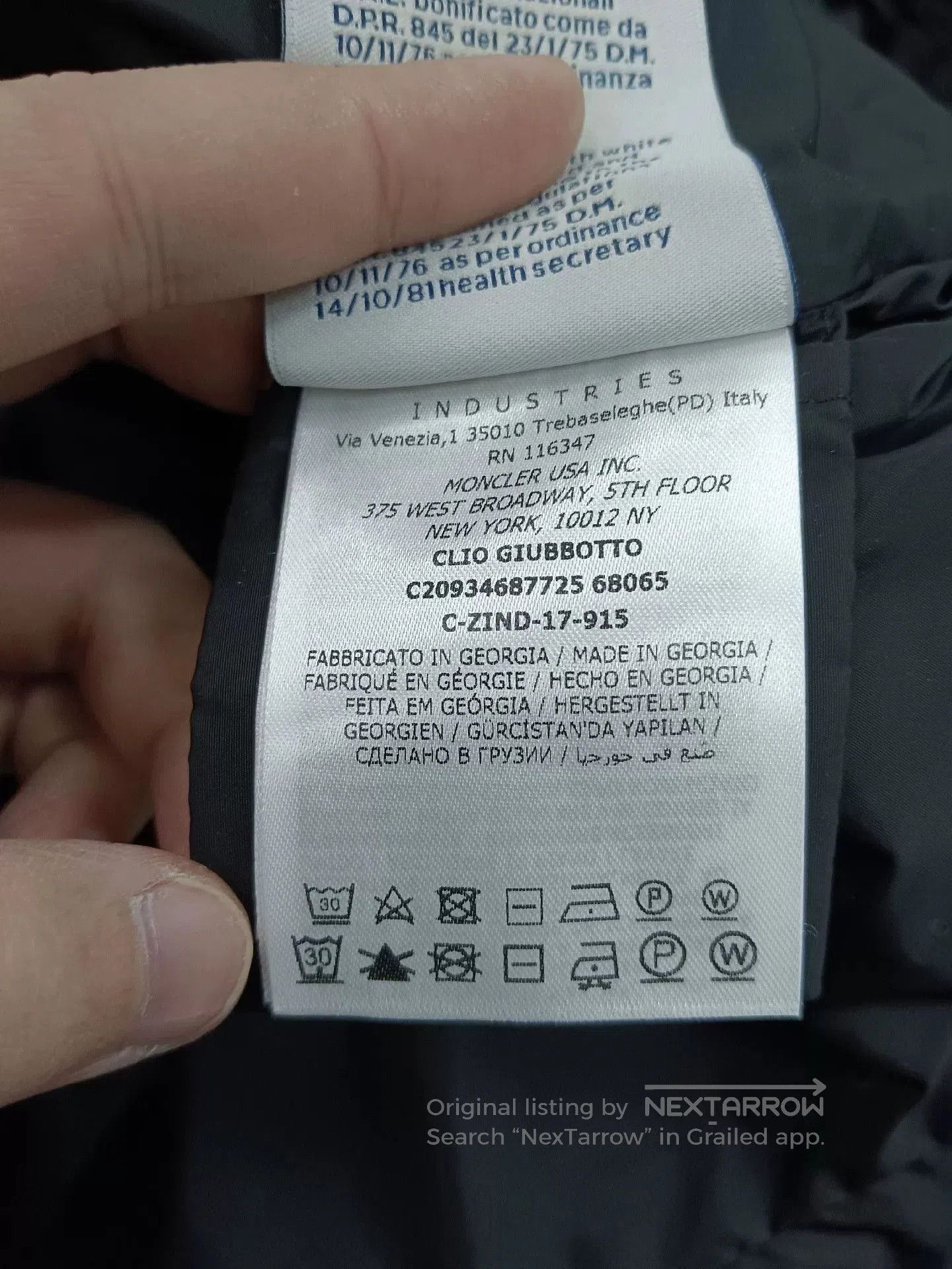 Moncler moncler classic logo down jacket with fur collar. Size XS / US 0-2 / IT 36-38 - 4 Thumbnail