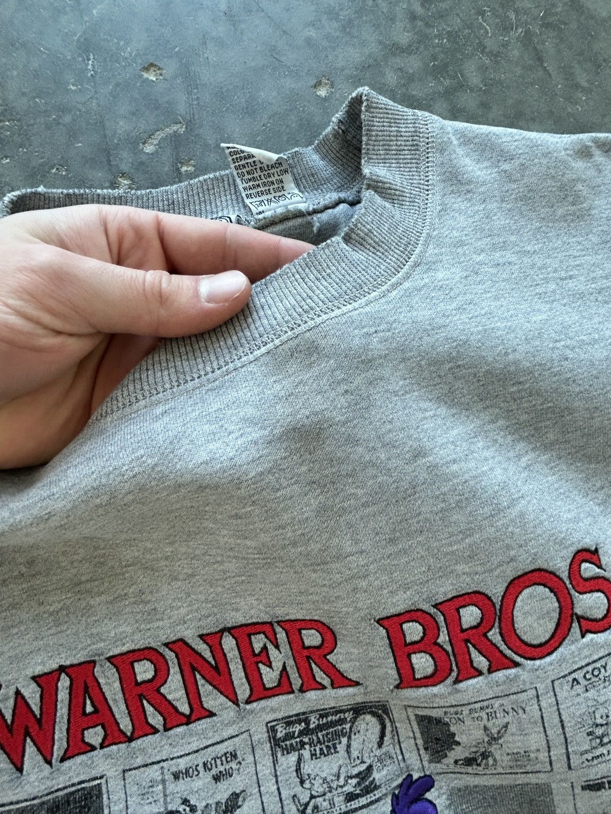 Vintage Vintage 90s Warner Bros Looney Tunes Sweatshirt Boxy Fit Size US XL / EU 56 / 4 - 5 Thumbnail