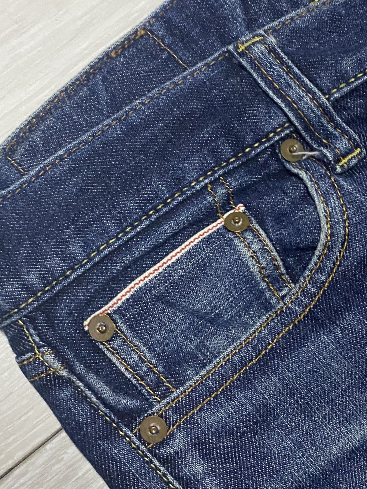 Undercover × Uniqlo Vintage Uniqlo S001 Selvedge Faded Wash Distressed Slim Jean Size US 32 / EU 48 - 9 Thumbnail