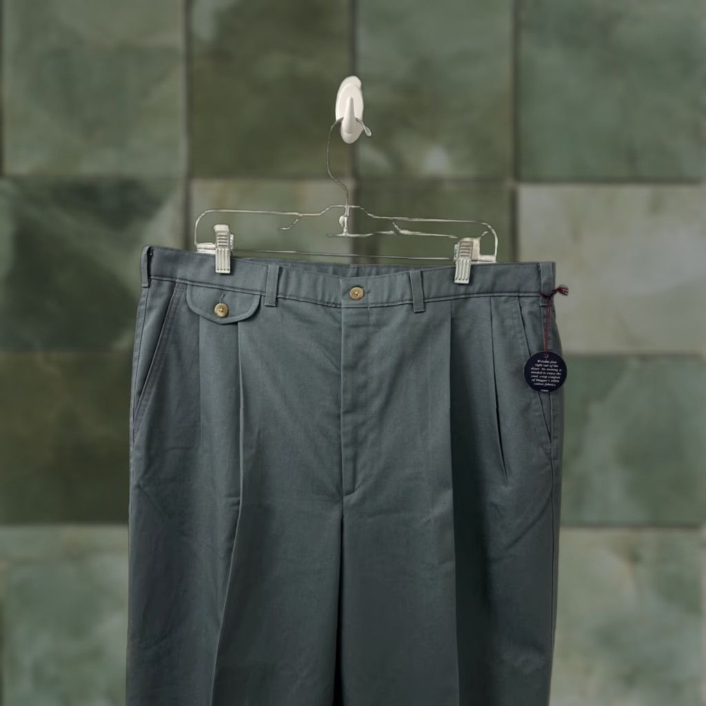 Haggar Haggar Pants Mens 38x30 Navy Blue Wrinkle Free Chino Khaki Pleated 5 Pockets Shirt Style Pants Mens Blue Wrinkle Free Haggar Size US 38 / EU 54 - 1 Thumbnail