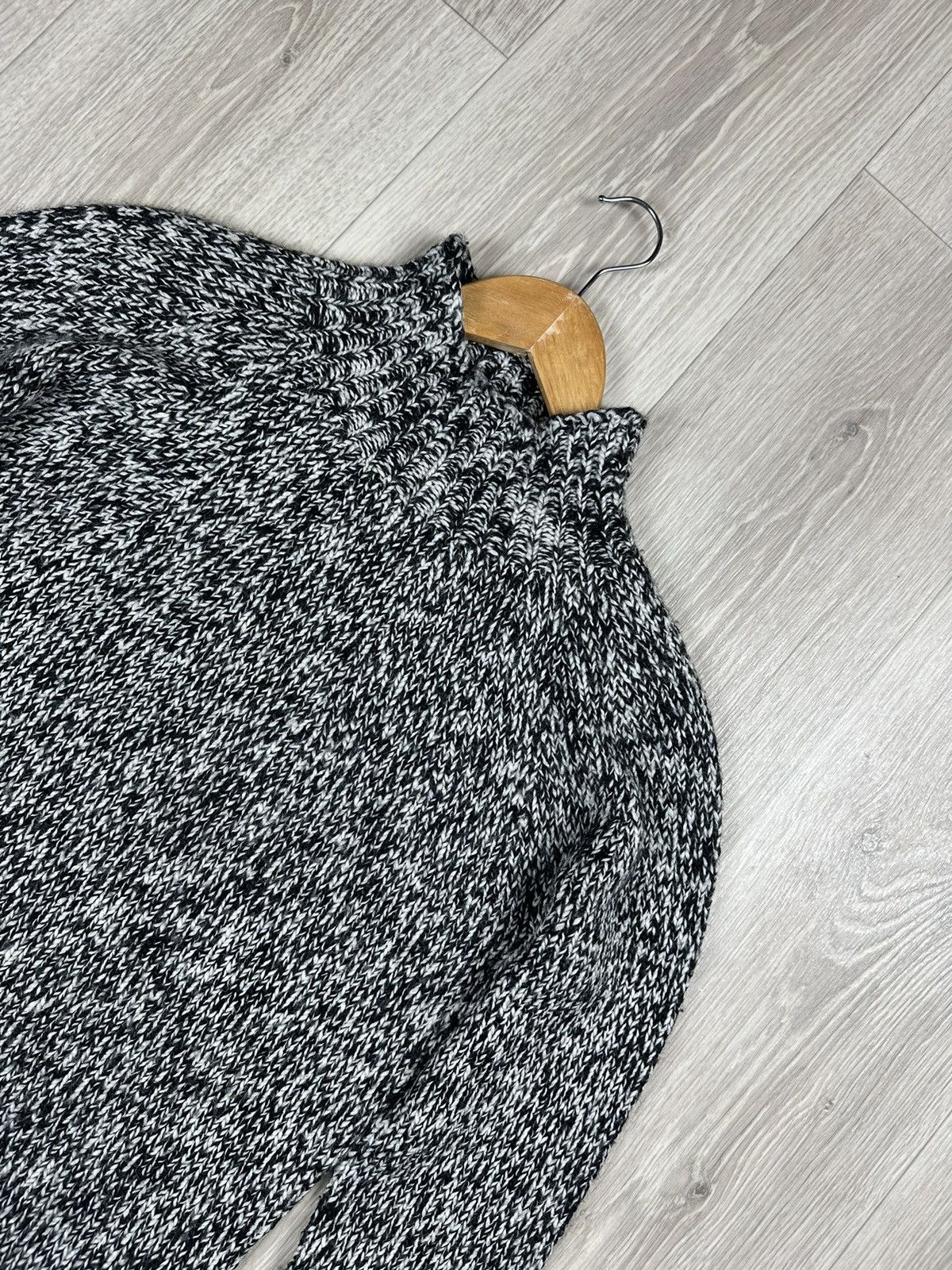 Hugo Boss × Vintage Vintage Hugo Boss Wool Sweater Large Knit Size S Size US S / EU 44-46 / 1 - 2 Thumbnail