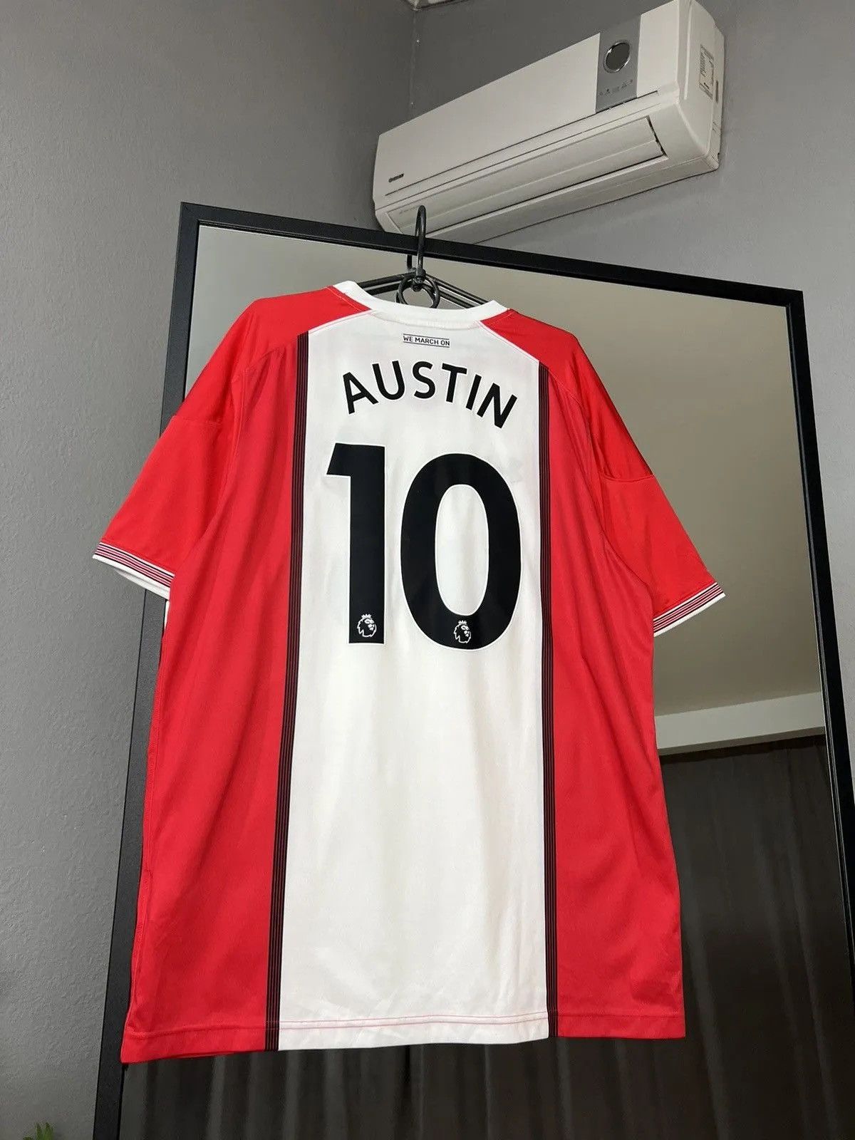 Vintage SOUTHAMPTON Charlie Austin 2017-18 Football Soccer Jersey Size US XL / EU 56 / 4 - 6 Thumbnail