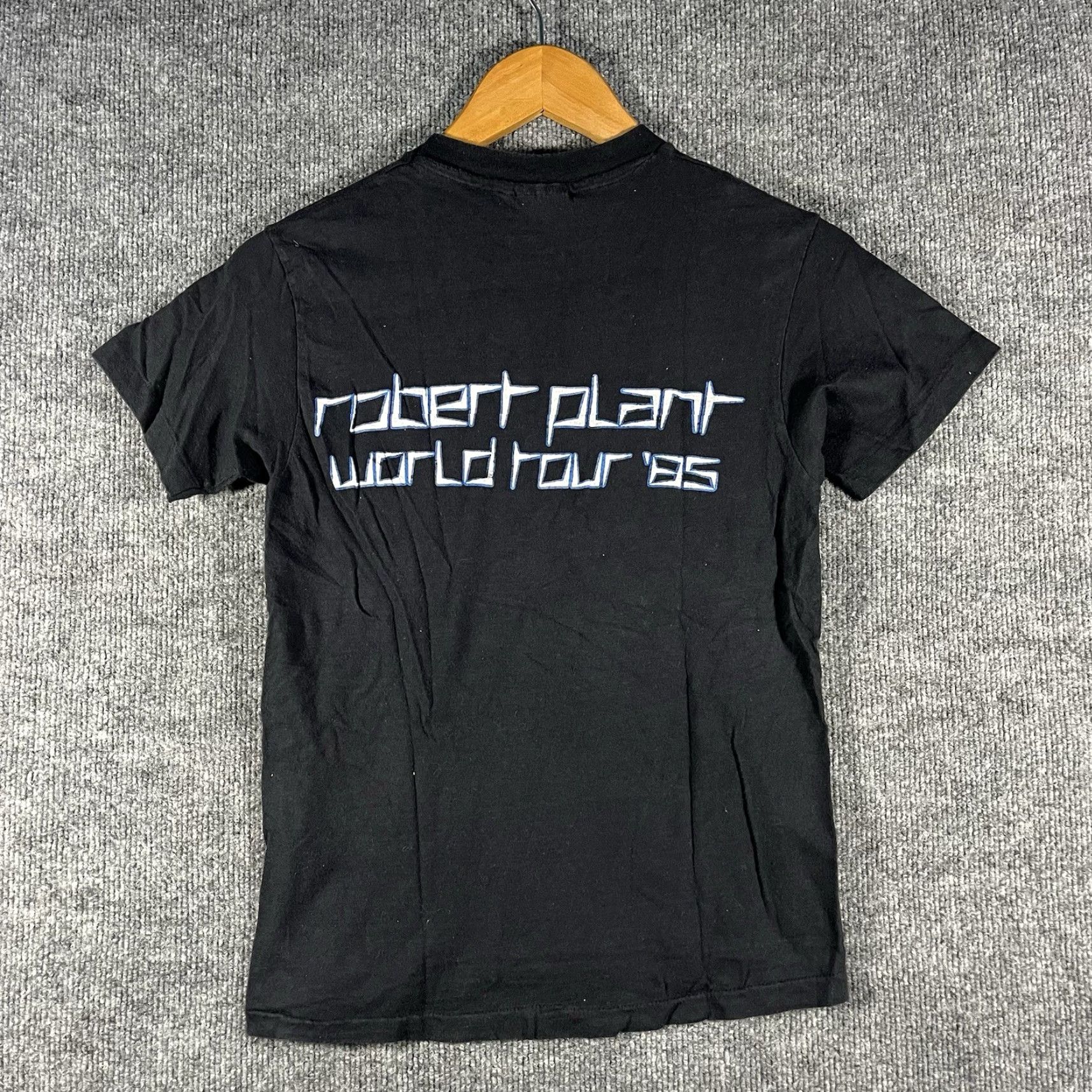 Vintage VINTAGE Robert Plant T Shirt Mens Small World Tour Black 1985 80s Led Zeppelin Shirt Size US S / EU 44-46 / 1 - 5 Thumbnail