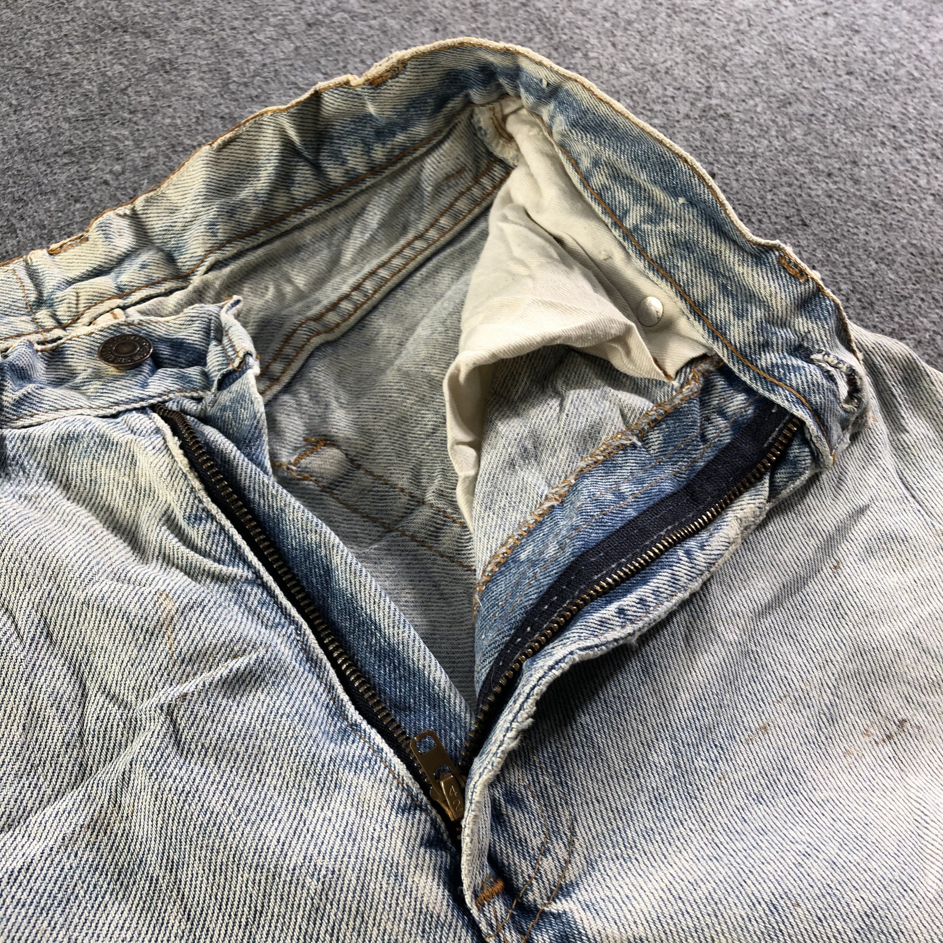 Levi's Vintage Light Wash Levis Jeans-J3928 Size US 26 / EU 42 - 8 Thumbnail