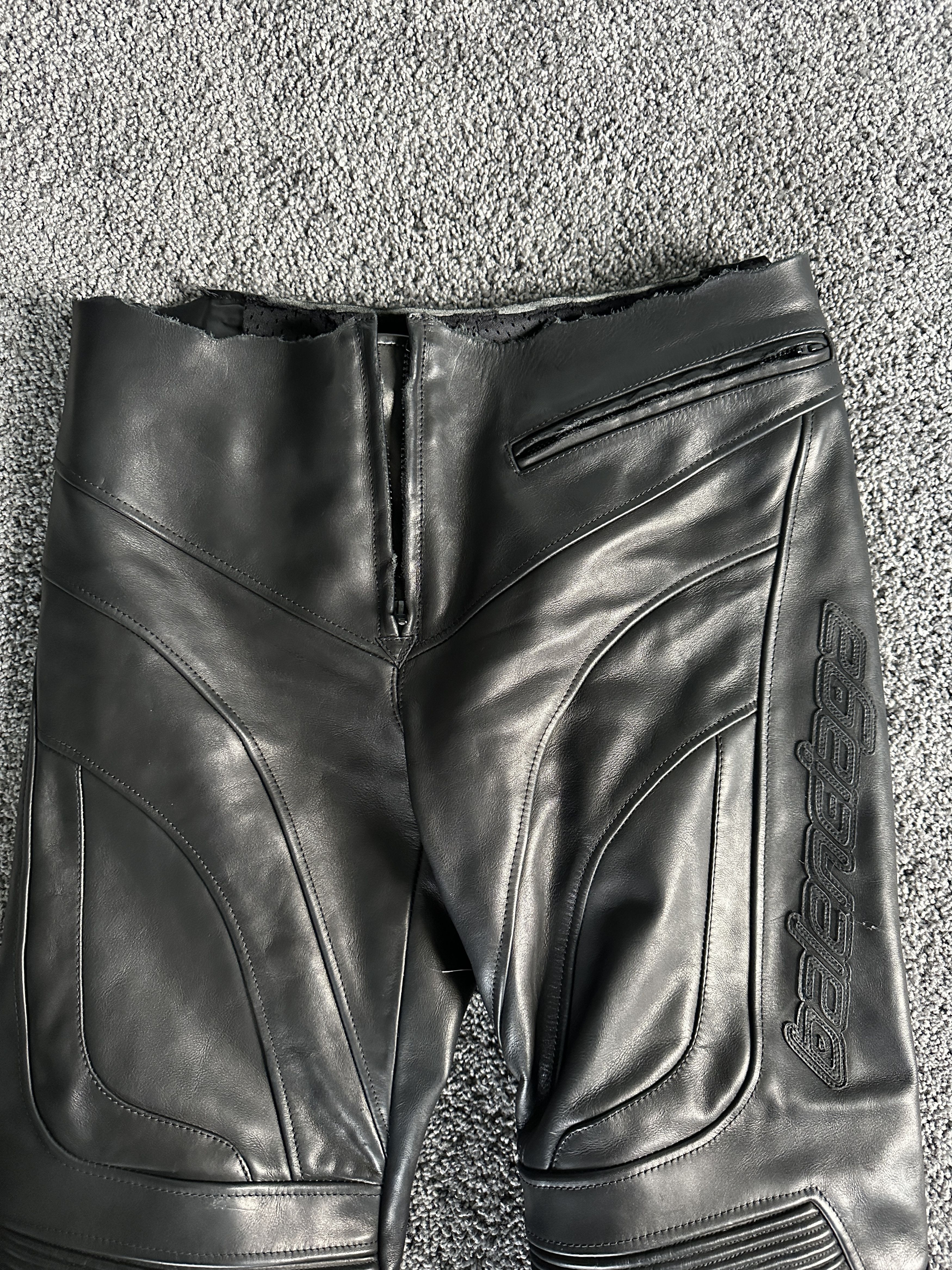 Balenciaga Balenciaga Black Low Waist Biker Leather Pants Size US 32 / EU 48 - 3 Thumbnail