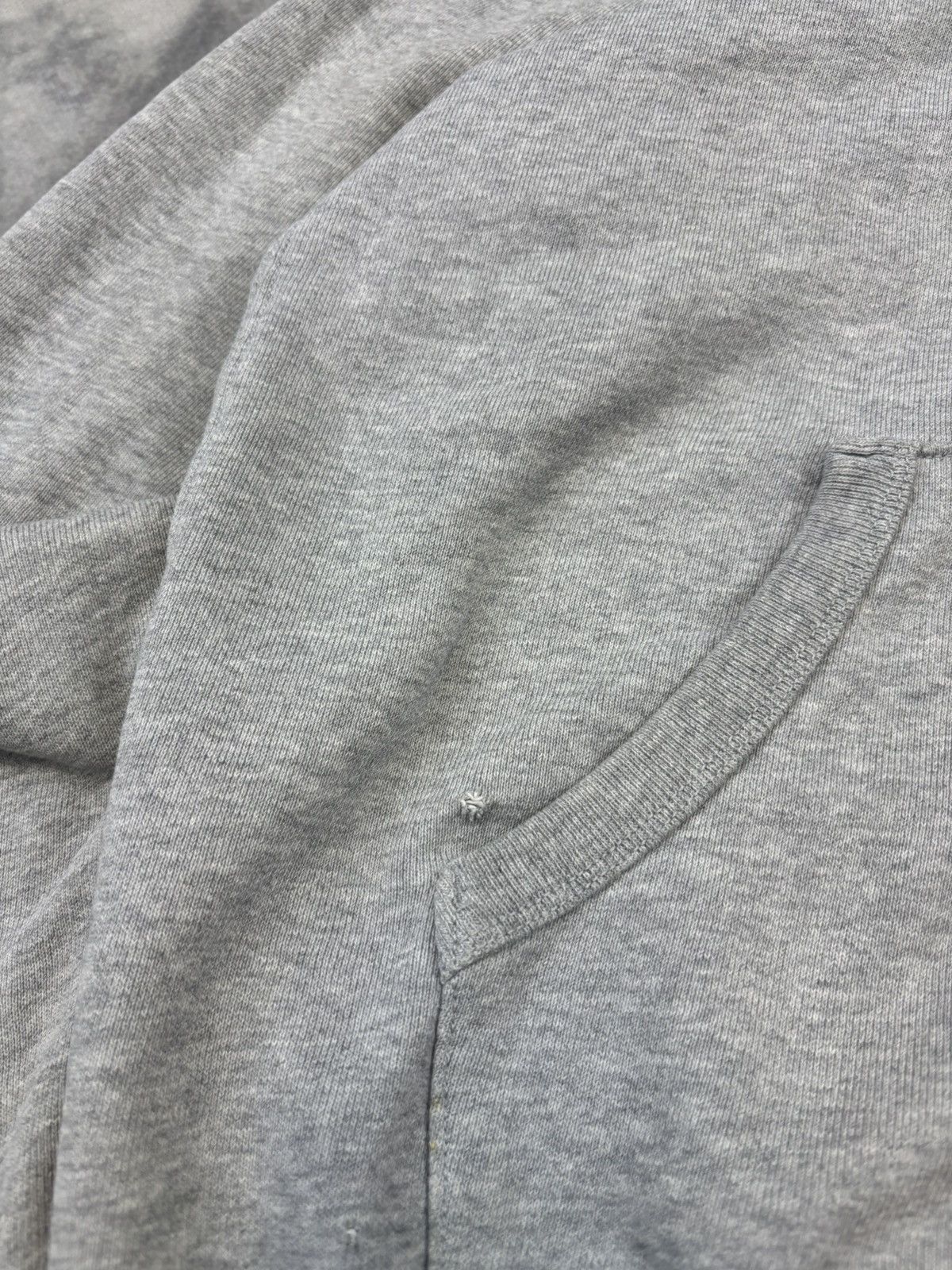 Other Uniqlo distressed hoodie sweatshirt Streetwear stained y2k Size US M / EU 48-50 / 2 - 3 Thumbnail