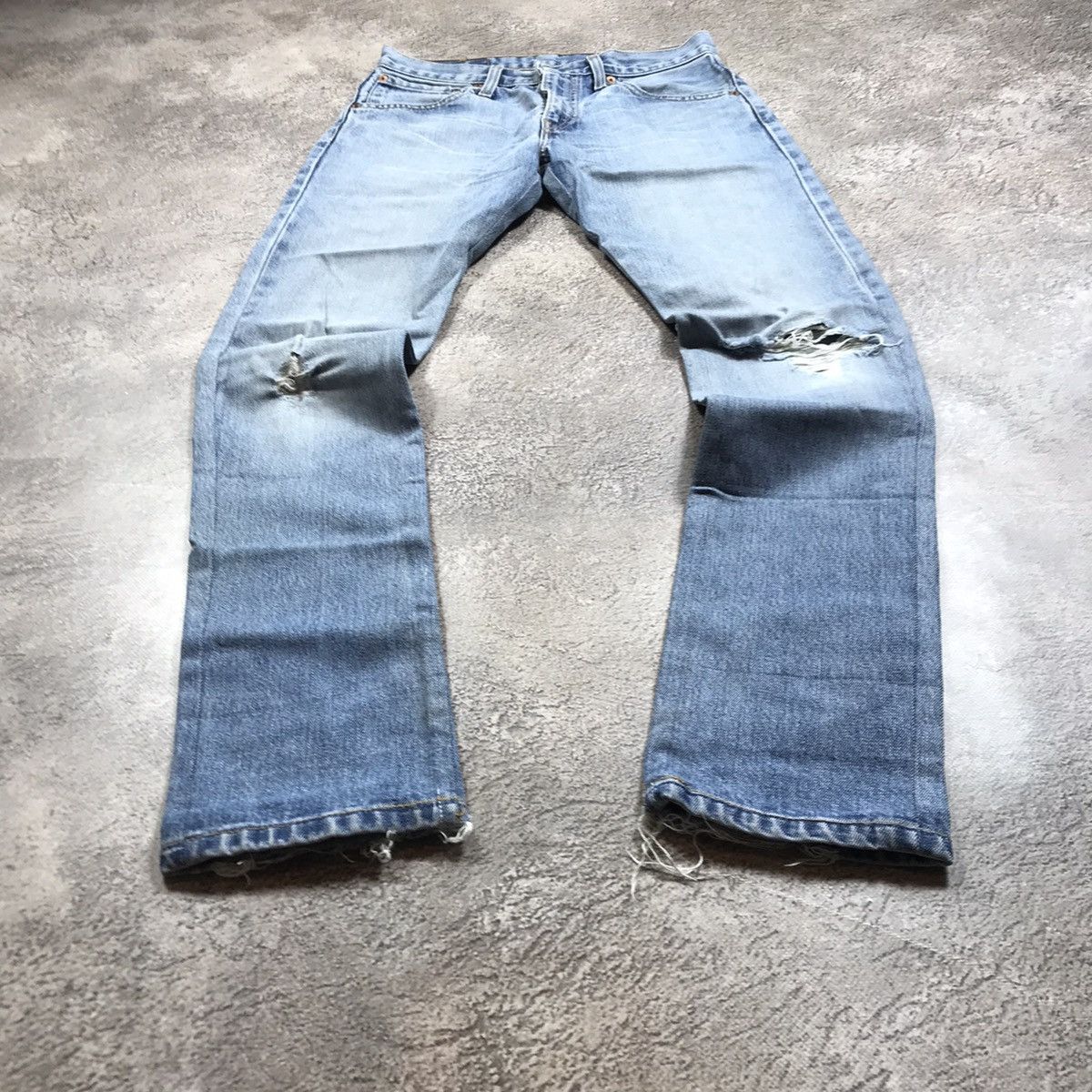 Vintage Vintage 90s Levis Distressed Baggy Jeans Grunge Y2K Logo 28 Size US 28 / EU 44 - 1 Thumbnail