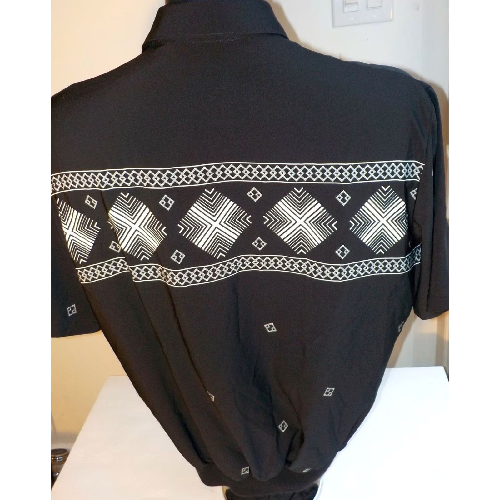 Vintage VINTAGE Alan Stuart Shirt Black and White 70s 80s Elastic Hem Casual Button-Up Short Sleeve L Mens Size US L / EU 52-54 / 3 - 2 Thumbnail