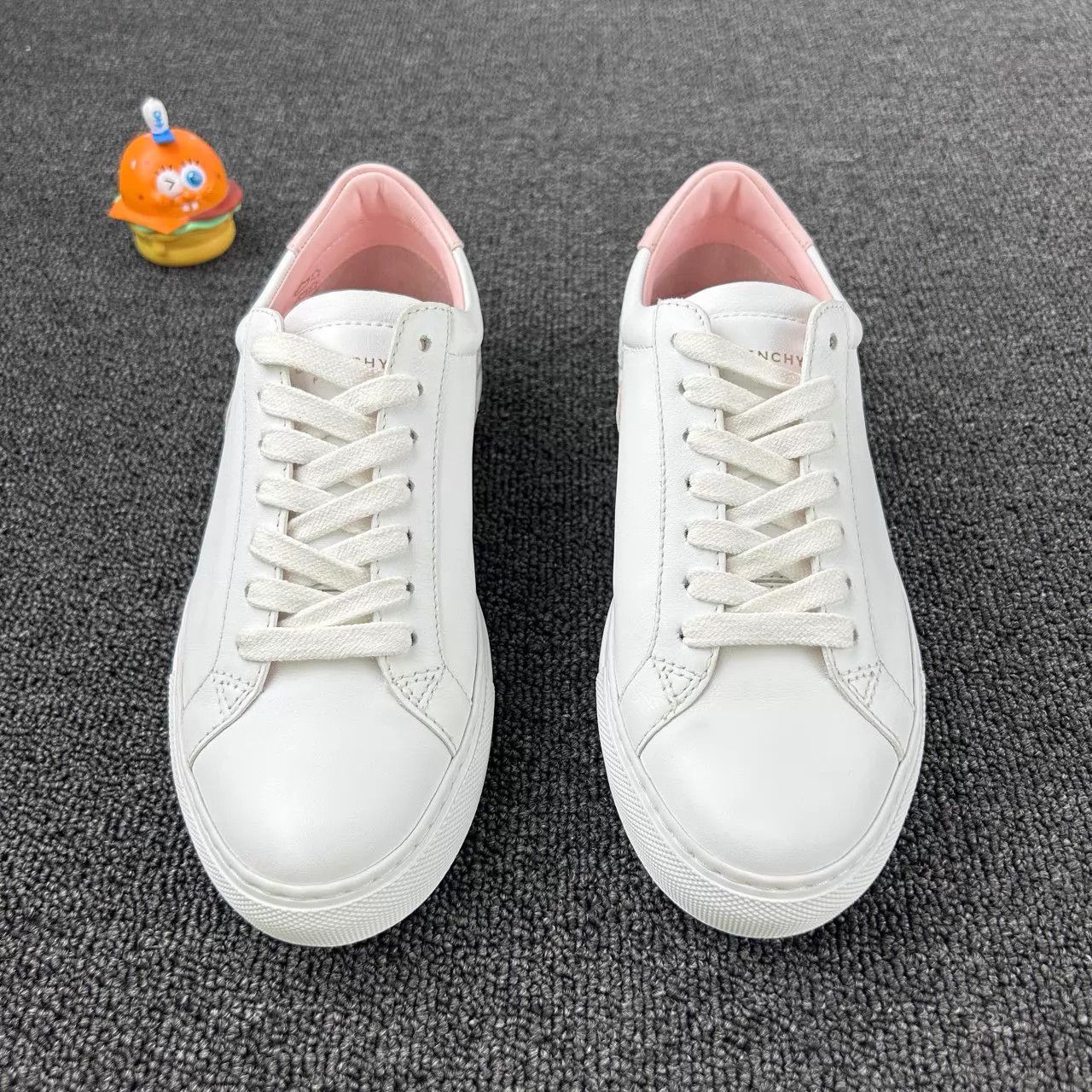 Givenchy Givenchy White Pink Colorblock Sneakers Women 36.5 New Size US 6 / IT 36 - 2 Thumbnail