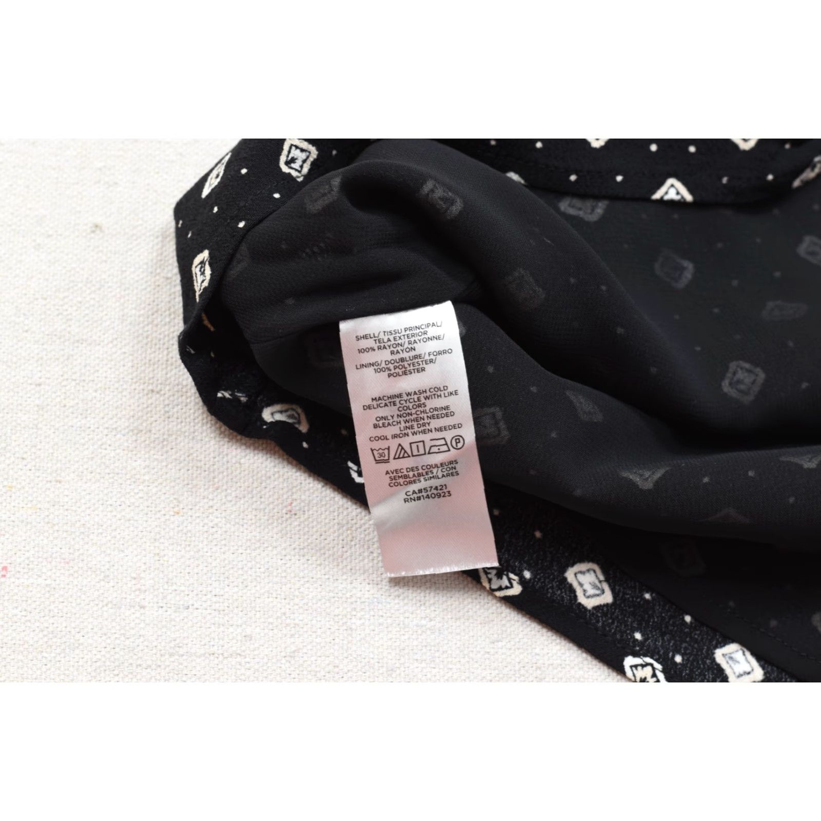 Loft LOFT Camisole Tank Top V-Neck Polka Dot Black White S Women Sleeveless Pullover Casual Summer Spring Diamond Pattern Strappy Sleeve Polyester Regular Size S / US 4 / IT 40 - 6 Thumbnail