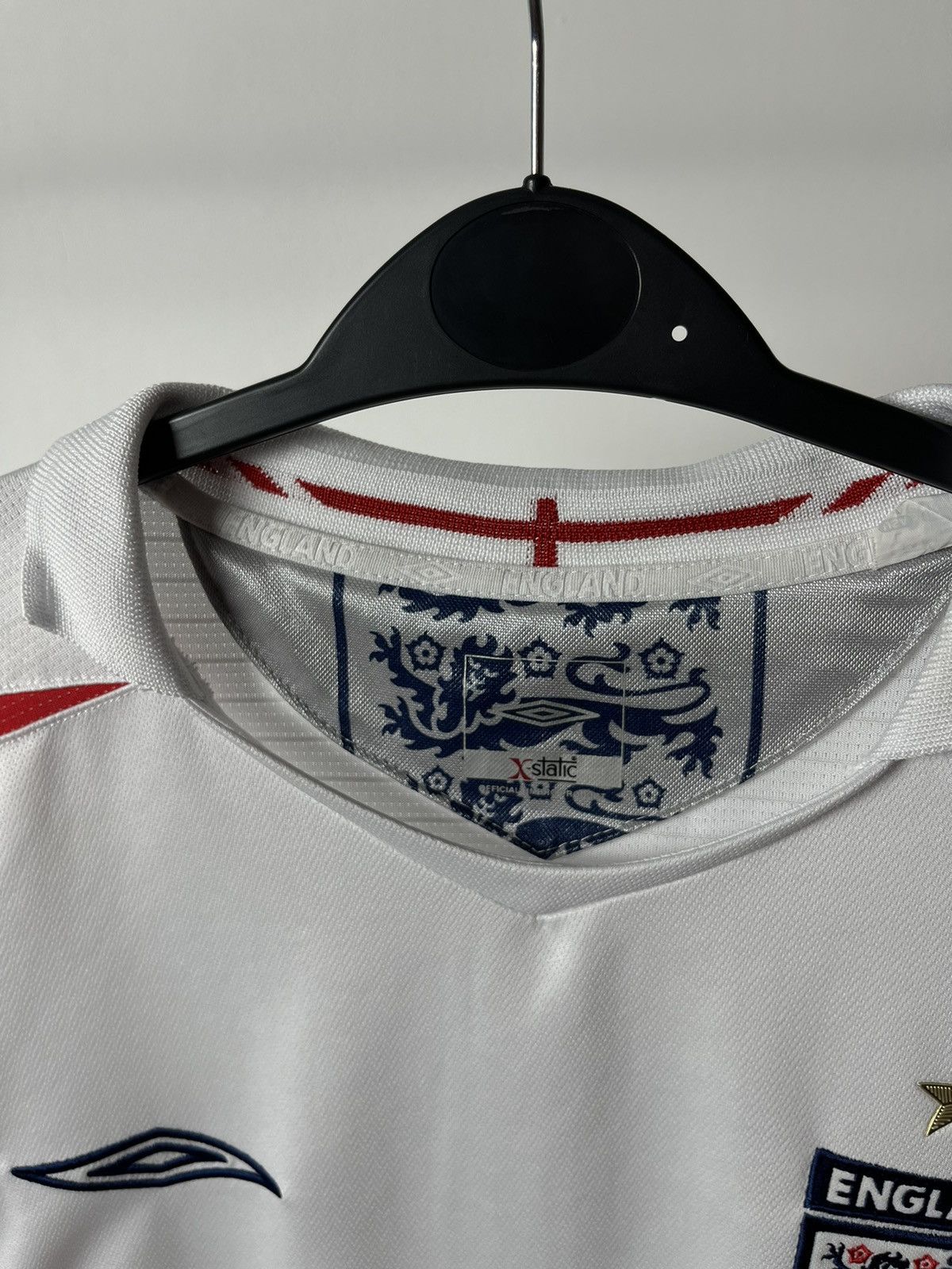 Umbro UMBRO ENGLAND 2005 2006 HOME FOOTBALL SOCCER JERSEY T SHIRT Size US L / EU 52-54 / 3 - 4 Thumbnail