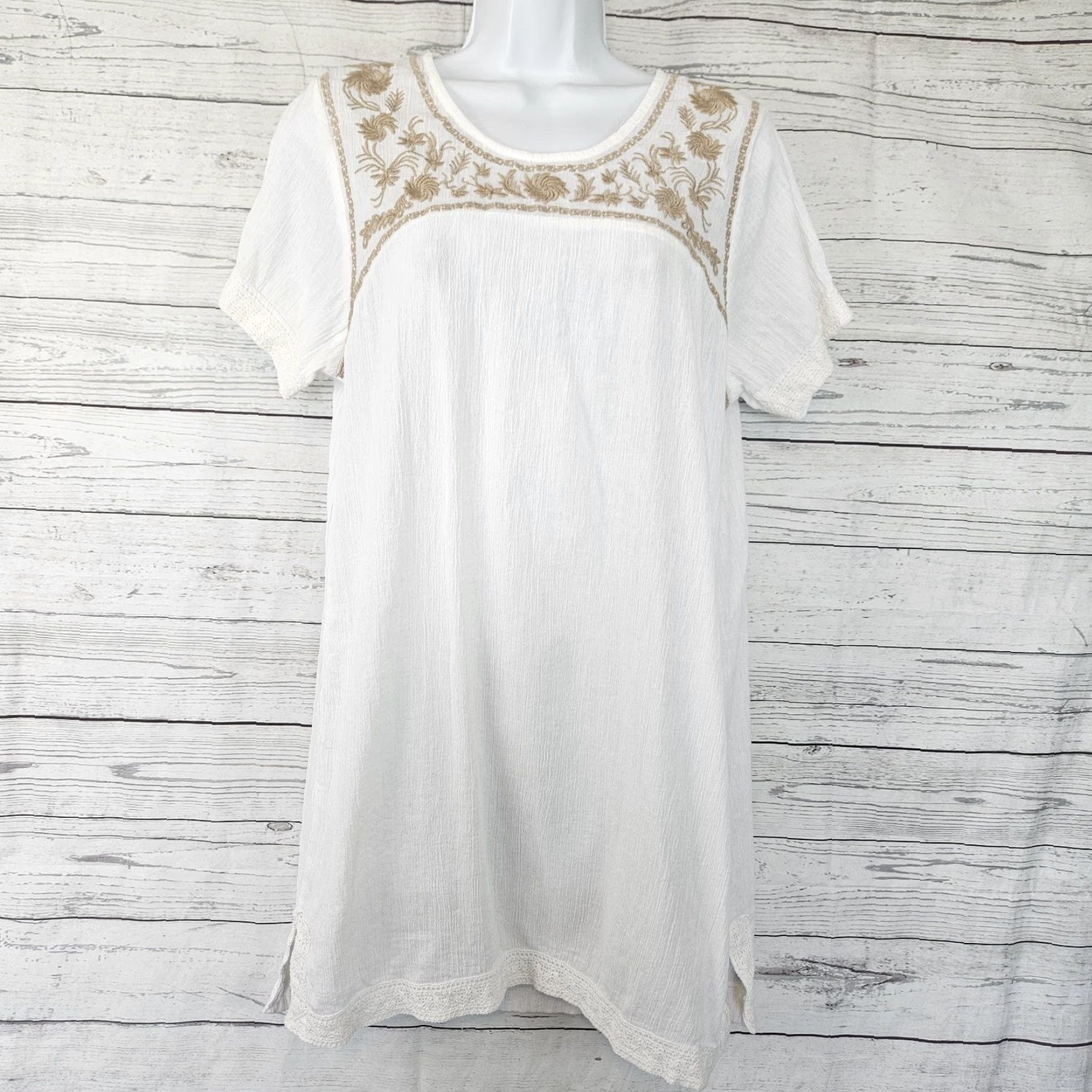 Vintage Garnet Hill Womens Embroidered Tunic M White Tan Semi Sheer Short Sleeve Blouse Womens Tunic Embroidered Sheer Cotton Size M Size 32" / US 10 / IT 46 - 2 Thumbnail