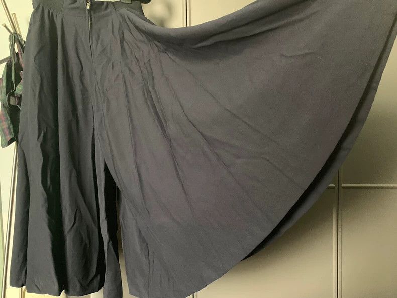Yohji Yamamoto Yohji Yamamoto size ss Culottes pants 2505-Nextarrow Size 26" / US 2 / IT 38 - 4 Thumbnail