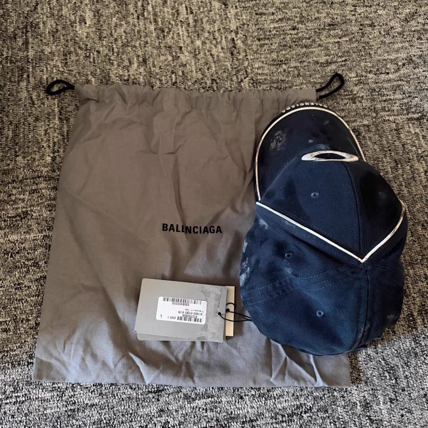 Balenciaga Balenciaga Distressed G-embroidered Black Blue-White Cap L Size ONE SIZE - 2 Thumbnail