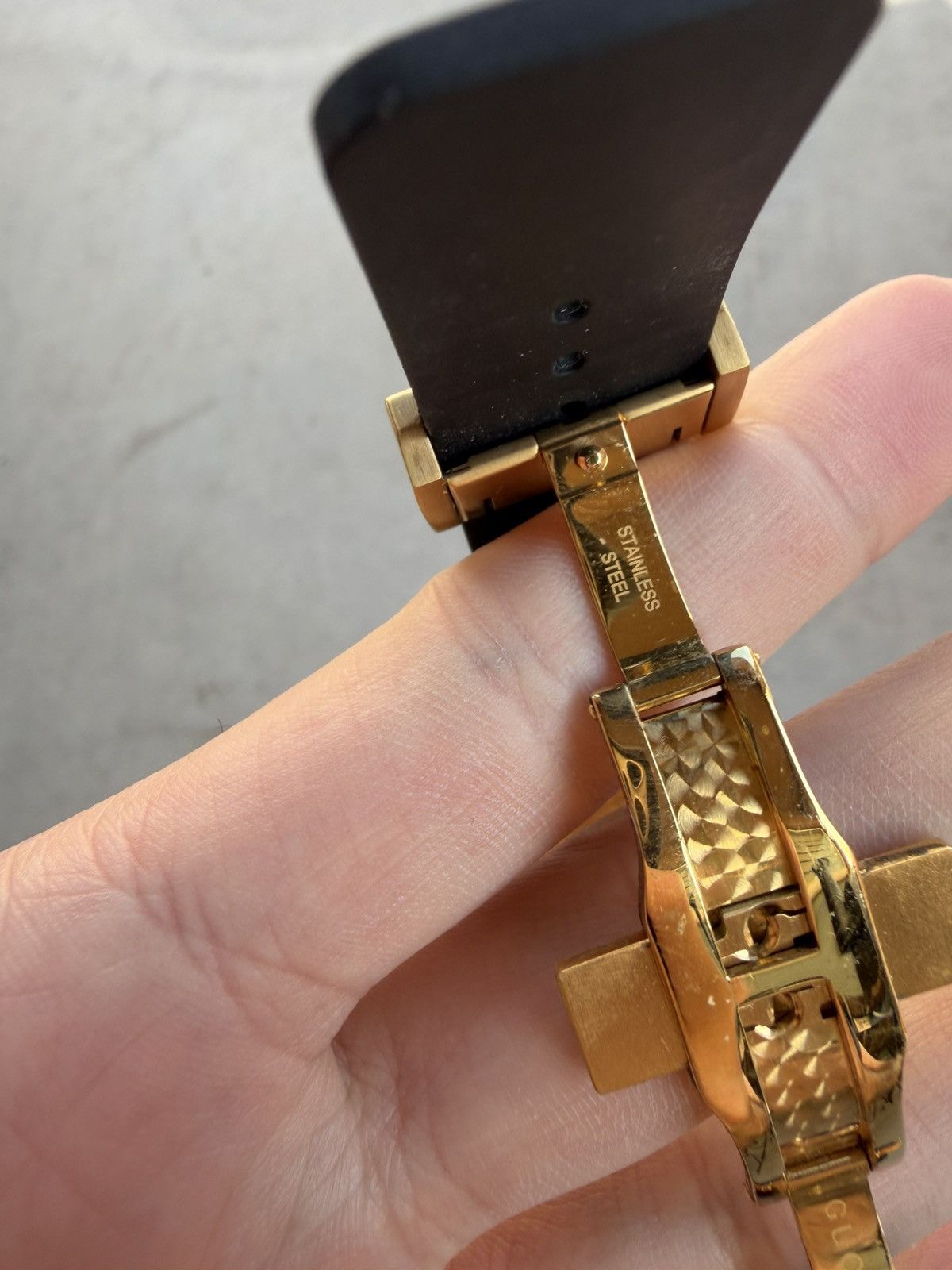 Gucci Gucci Dive Watch 559817 – Gold / Black (Rubber Strap) Size ONE SIZE - 11 Thumbnail