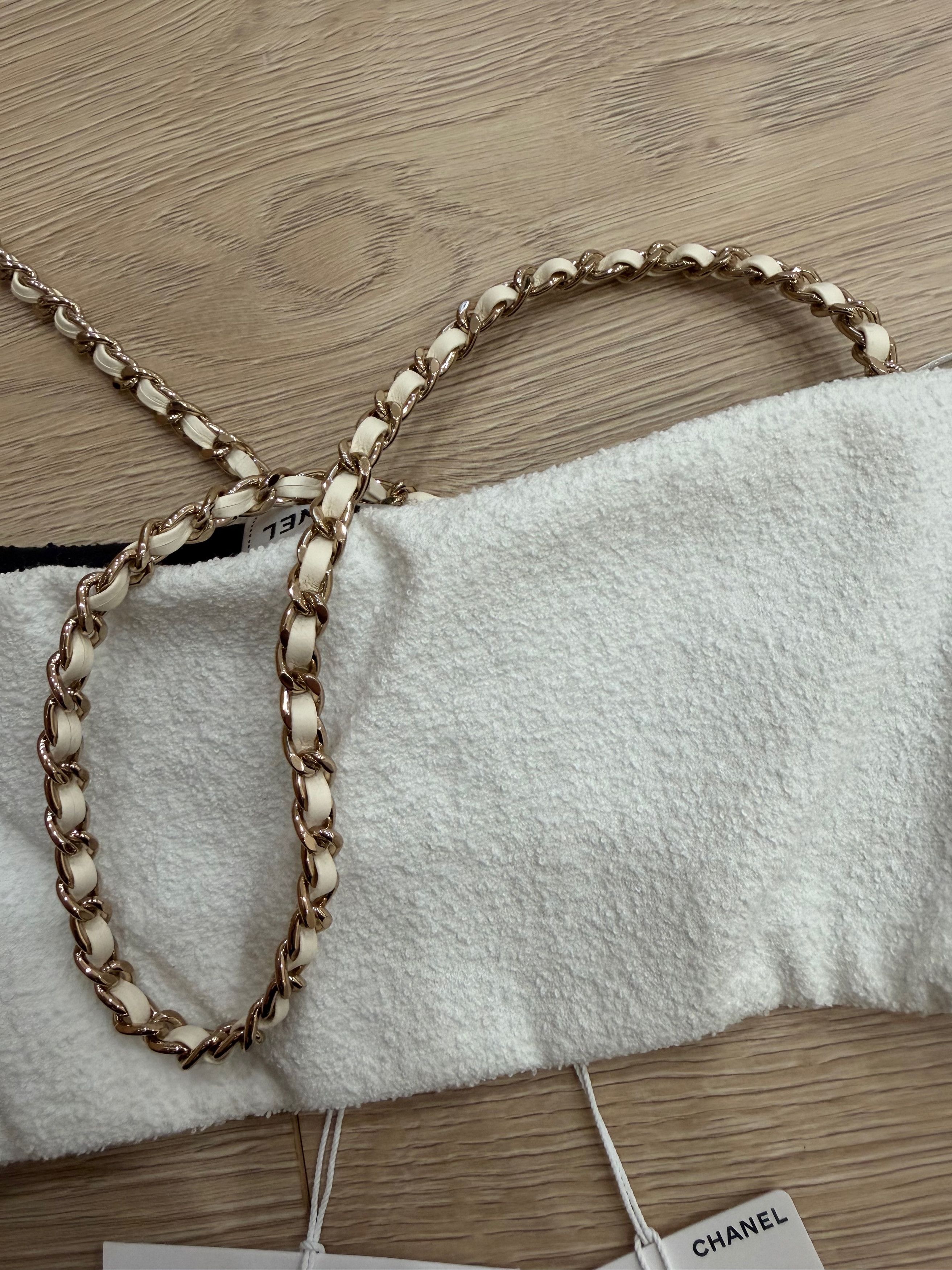 Chanel Chanel 22S Runway White Gold Chain CC Logo Crepe Top Bra 38 Size XS / US 0-2 / IT 36-38 - 11 Thumbnail