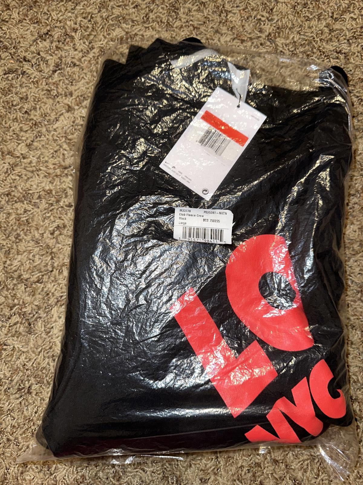 Nike Nike Men’s Love NYC New York City Crewneck Pullover Black Sweatshirt Size US L / EU 52-54 / 3 - 9 Thumbnail
