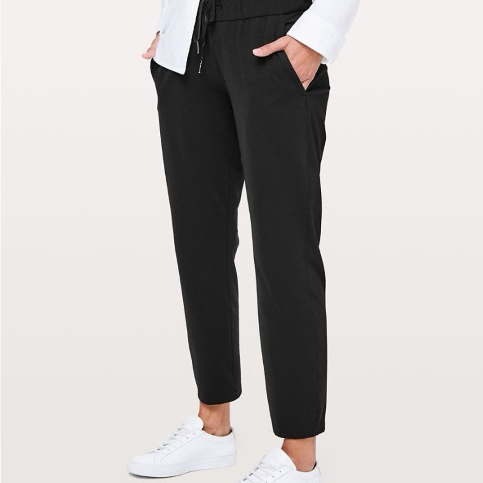 Lululemon Lululemon On The Fly 7/8 Length Pant Womens Size 4 Black Size 27" / US 4 / IT 40 - 2 Thumbnail