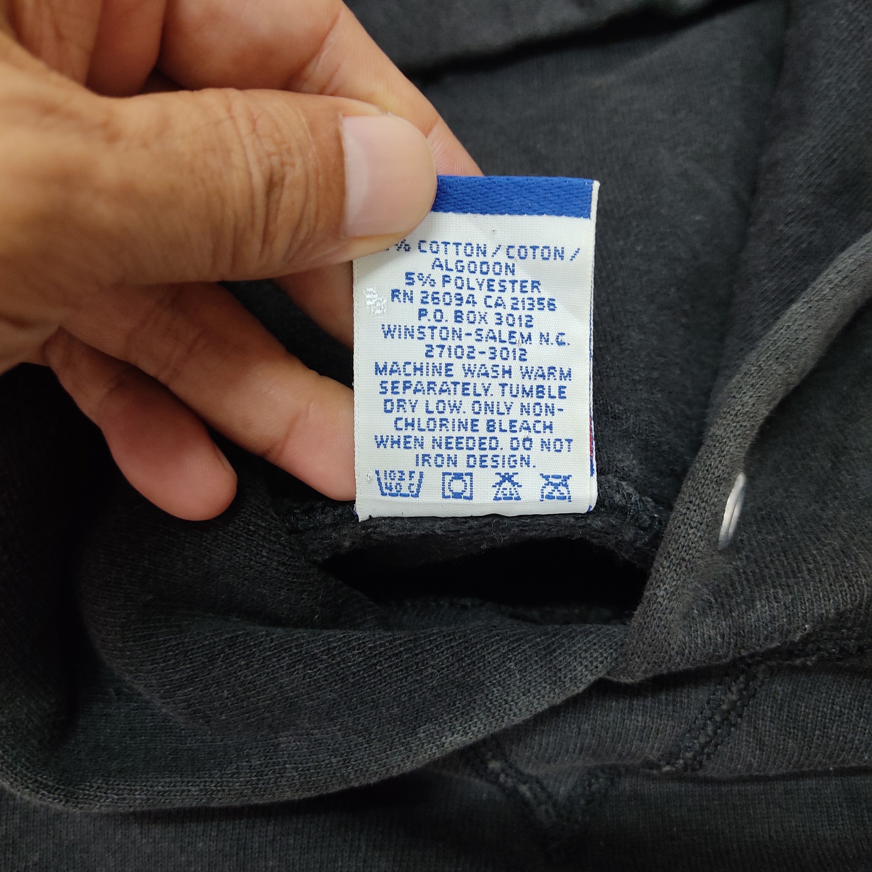 Champion Vintage 90s CHAMPION Script Logo Faded Pullover Hoodie Size US L / EU 52-54 / 3 - 9 Thumbnail