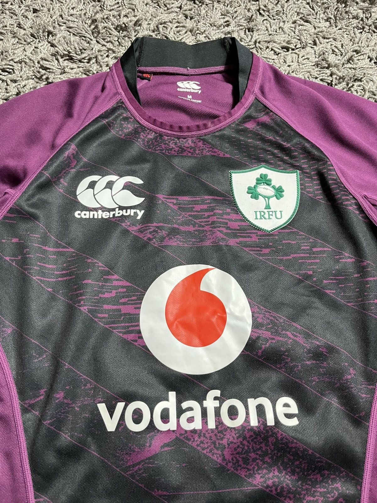 Canterbury of New Zealand CANTERBURY IRELAND IRISH REGBY VODAFONE TRIKOT JERSEY Size US M / EU 48-50 / 2 - 2 Thumbnail