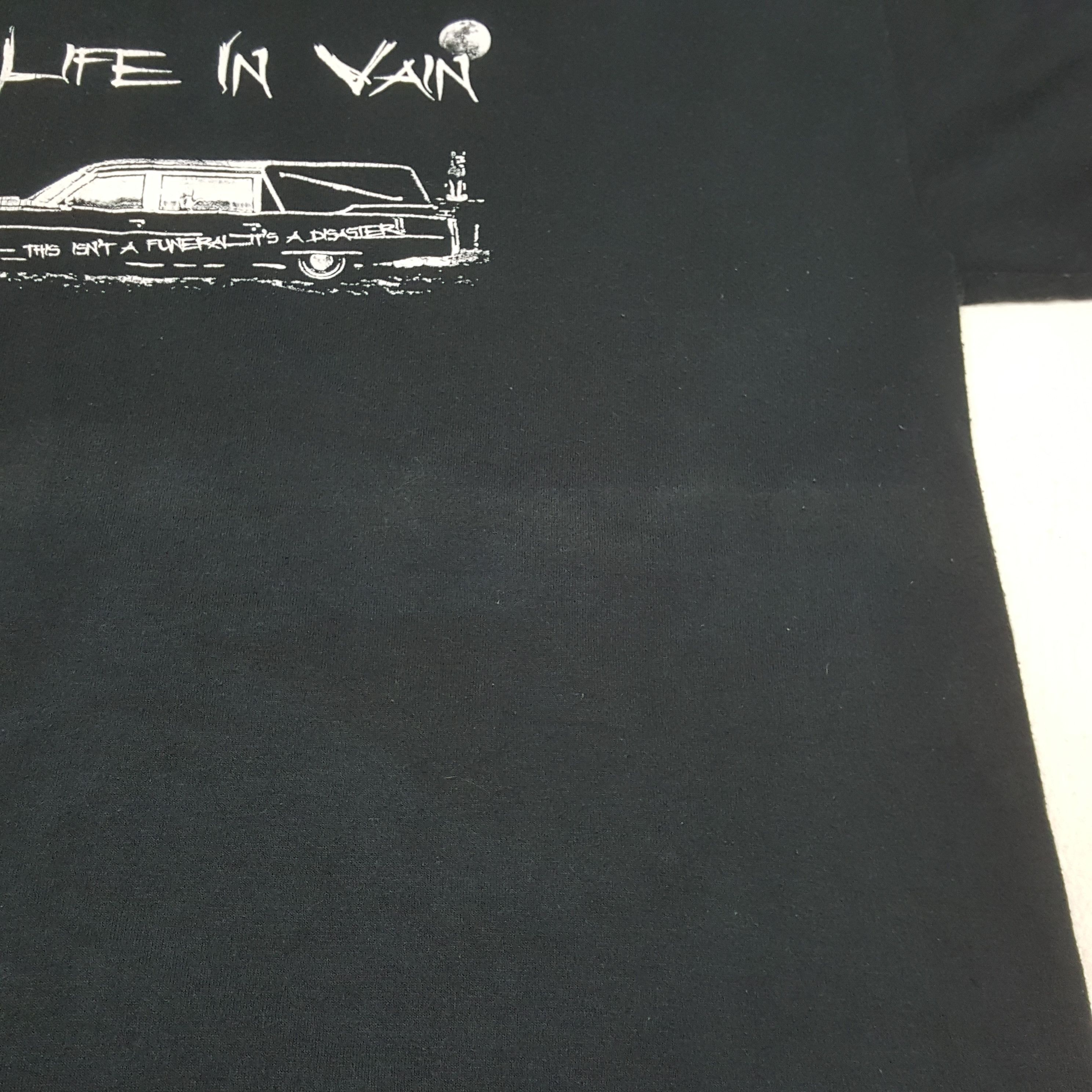 Vintage A Life In Van Band Tshirt RR15 Size US L / EU 52-54 / 3 - 6 Thumbnail