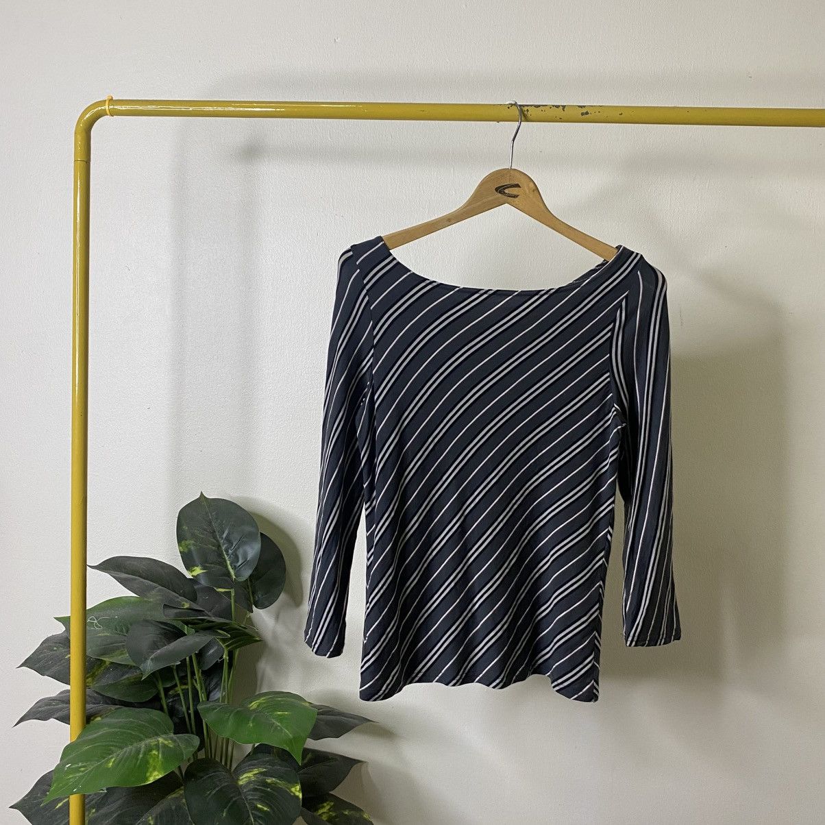 Burberry Burberry London Diagonal Stripes LS Women Tshirt Size XS / US 0-2 / IT 36-38 - 1 Thumbnail