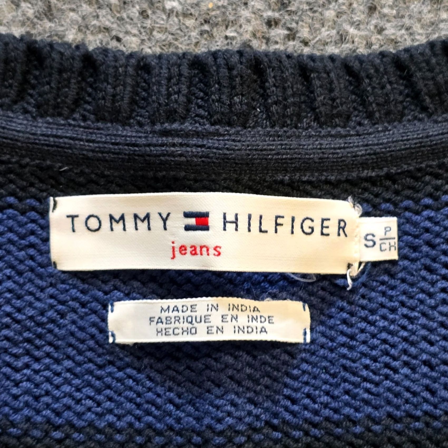 Tommy Hilfiger VINTAGE Tommy Hilfiger Sweater Womens Size Small Blue Rugby Striped V Neck Pullover Knit Regular Classic Winter Womens Size S / US 4 / IT 40 - 3 Thumbnail