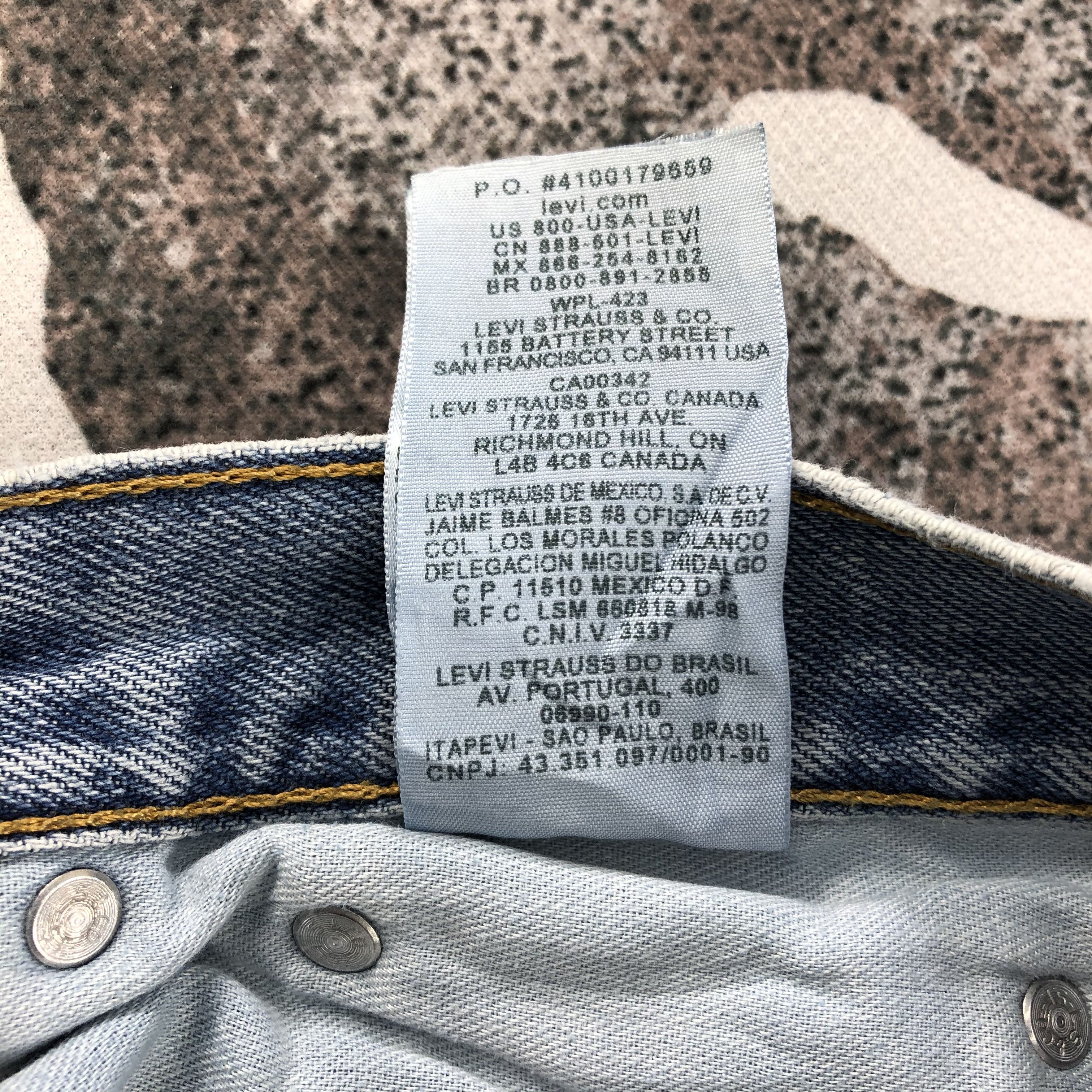 Levi's Vintage Levis 505 Jeans Medium Wash Denim KJ563 Size US 33 - 12 Thumbnail
