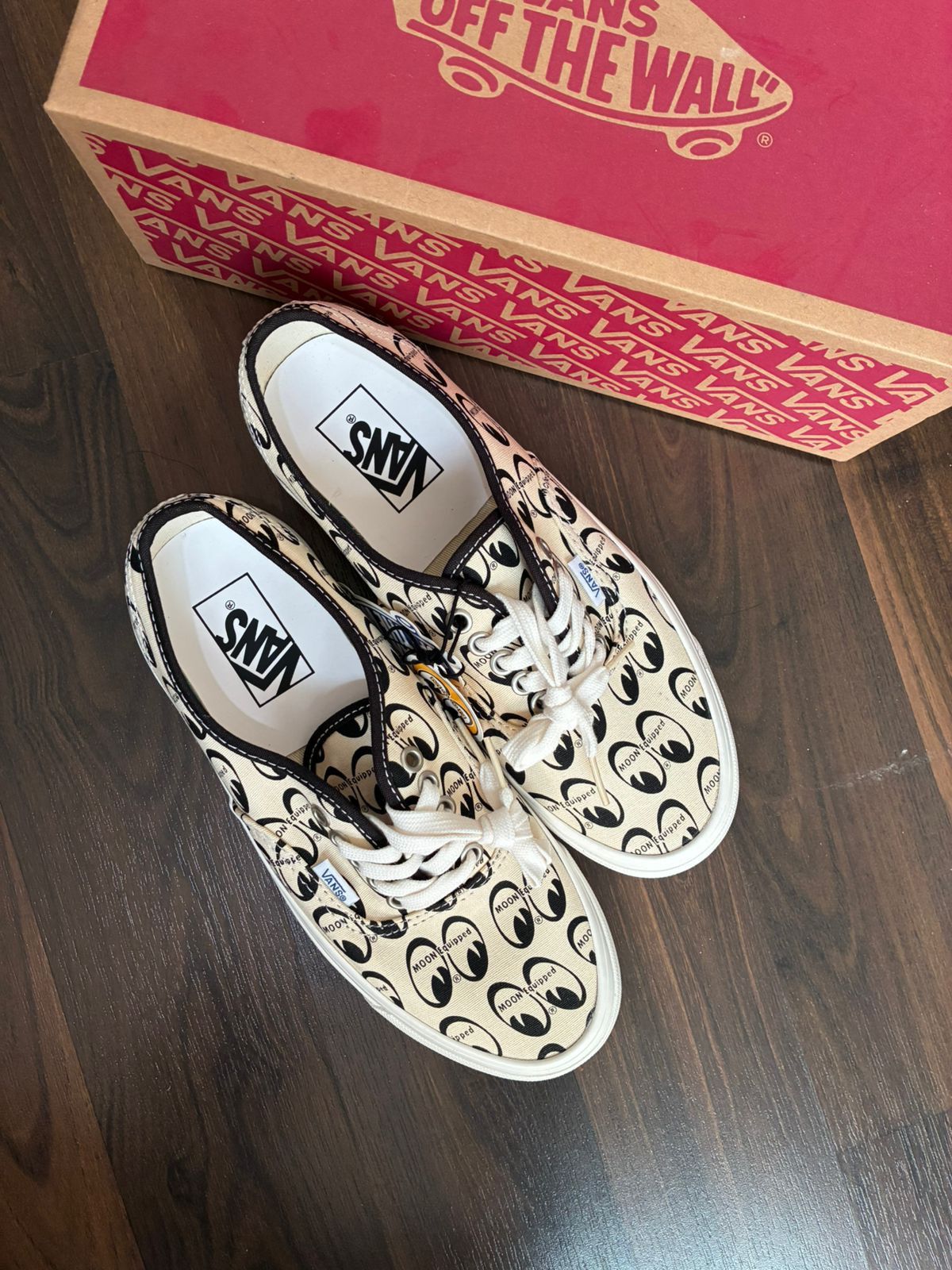 Vans Vans Authentic 44 DX Mooneyes Anaheim Factory White Size US 7.5 / EU 40-41 - 2 Thumbnail