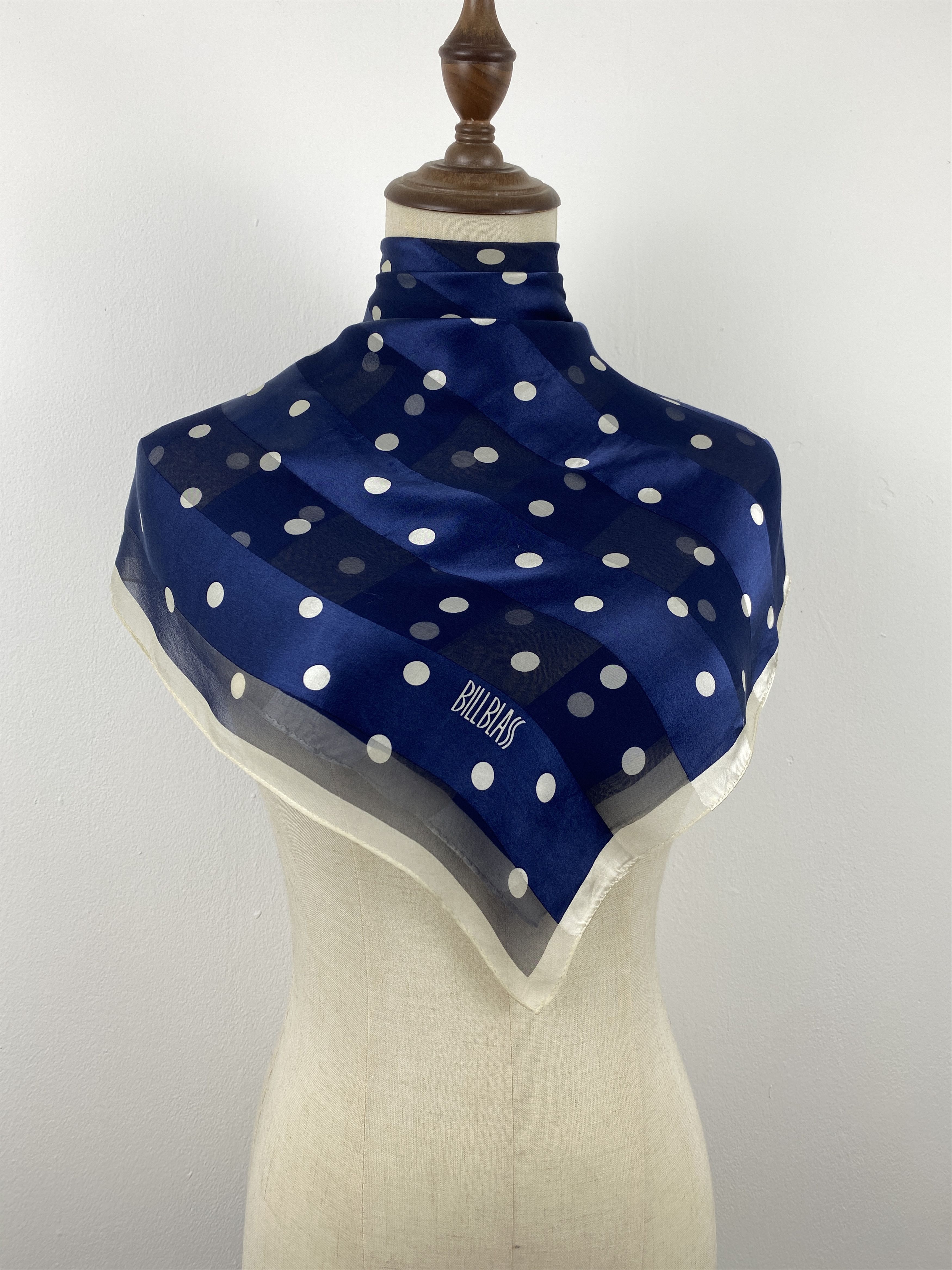 Vintage Vintage 80s Polkadot Silk Scarf SN0133 Size ONE SIZE - 1 Thumbnail